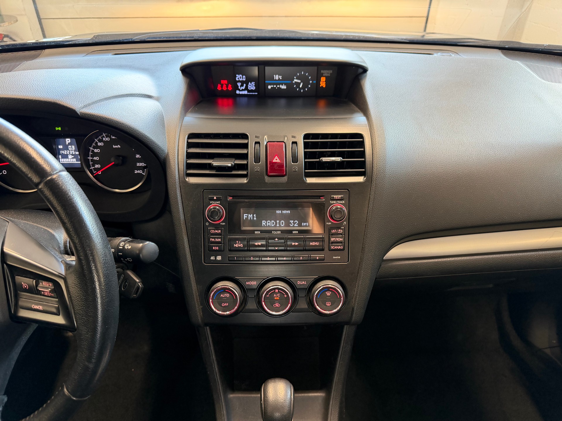 SUBARU XV 2.0 Swiss Three AWD CVT-image-9