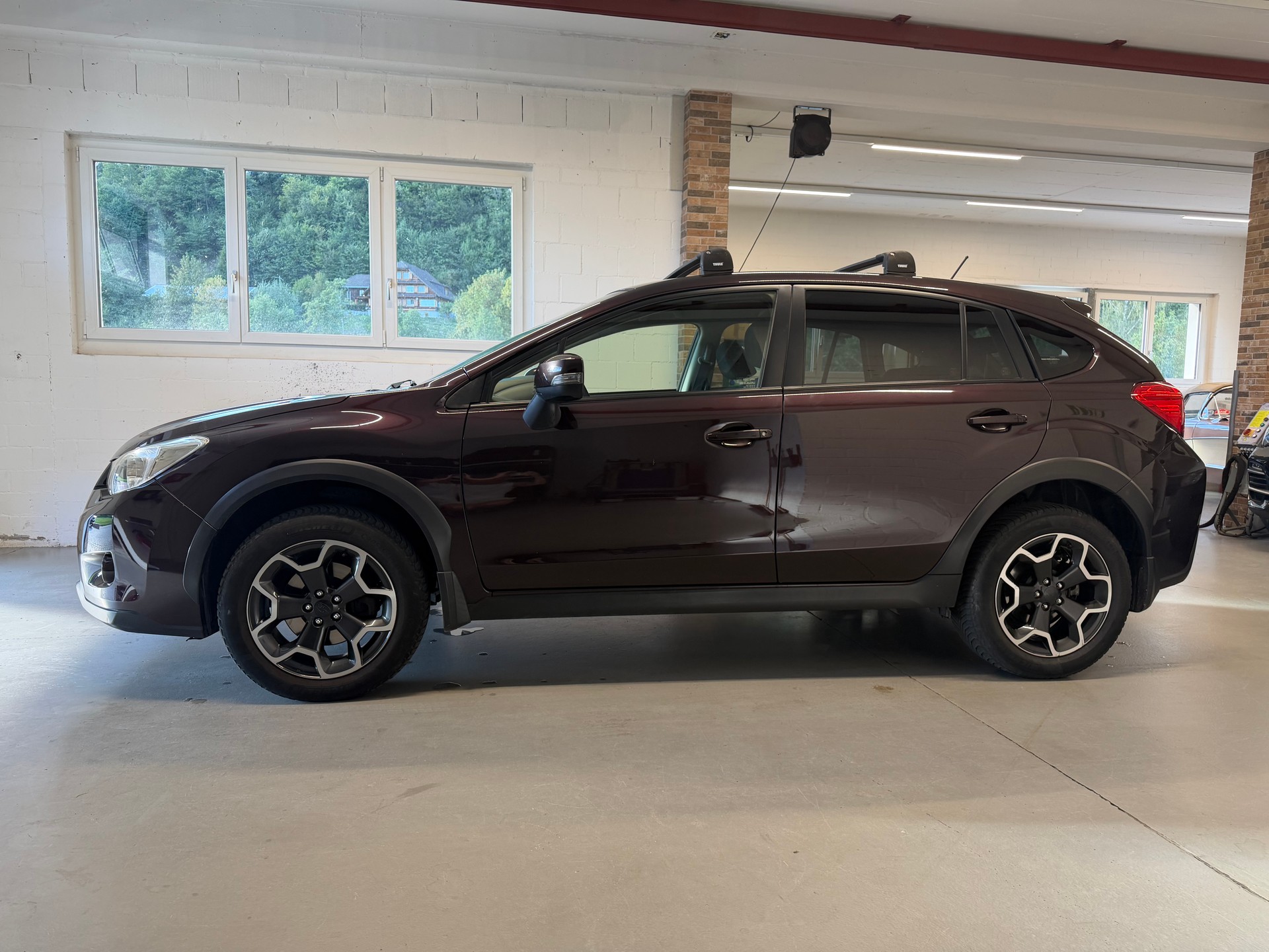 SUBARU XV 2.0 Swiss Three AWD CVT-image-2
