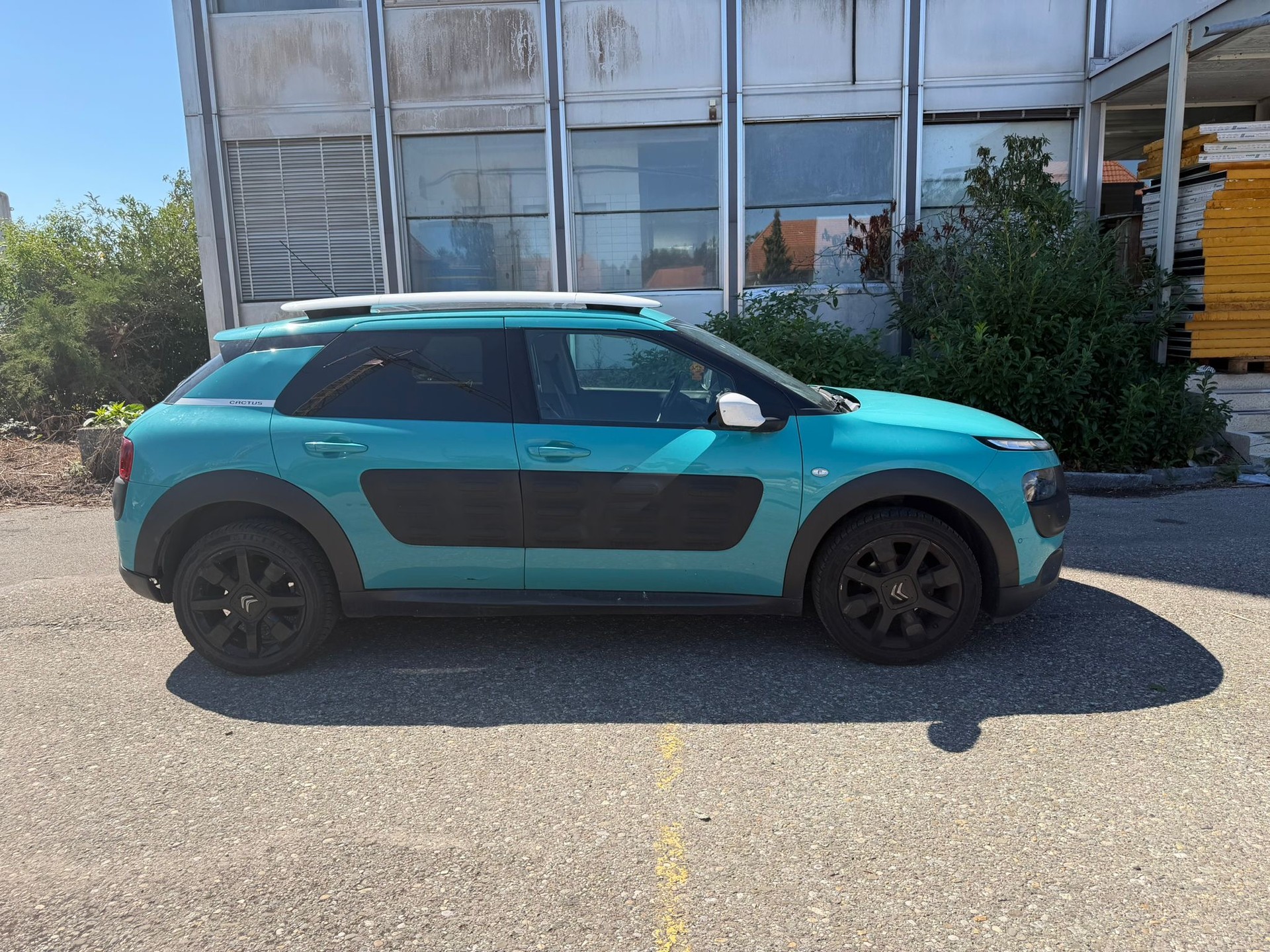 CITROEN C4 Cactus 1.2 e-THP Shine Edition-image-4