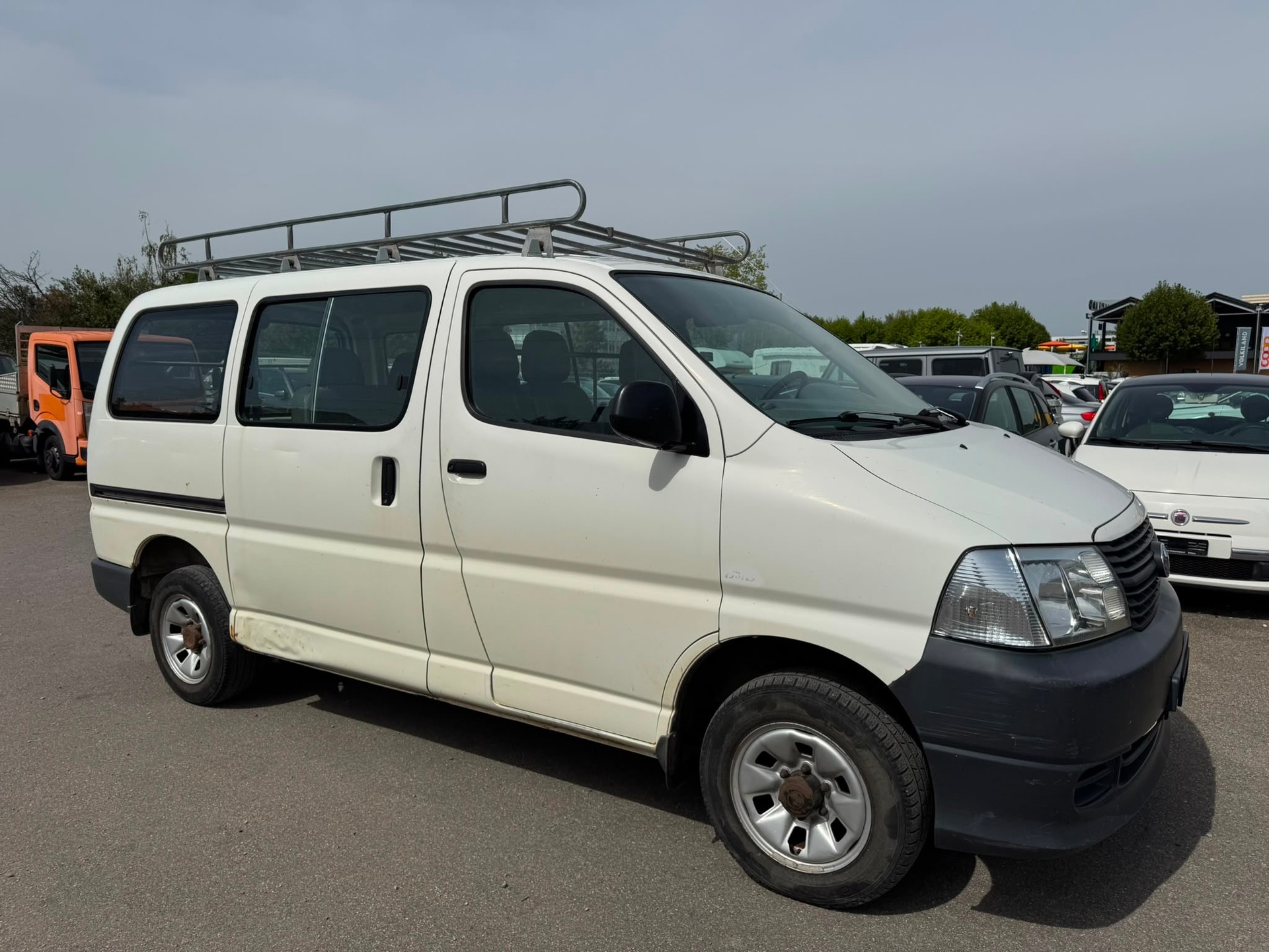 TOYOTA Hiace D-4D Van 4WD SWB-image-0