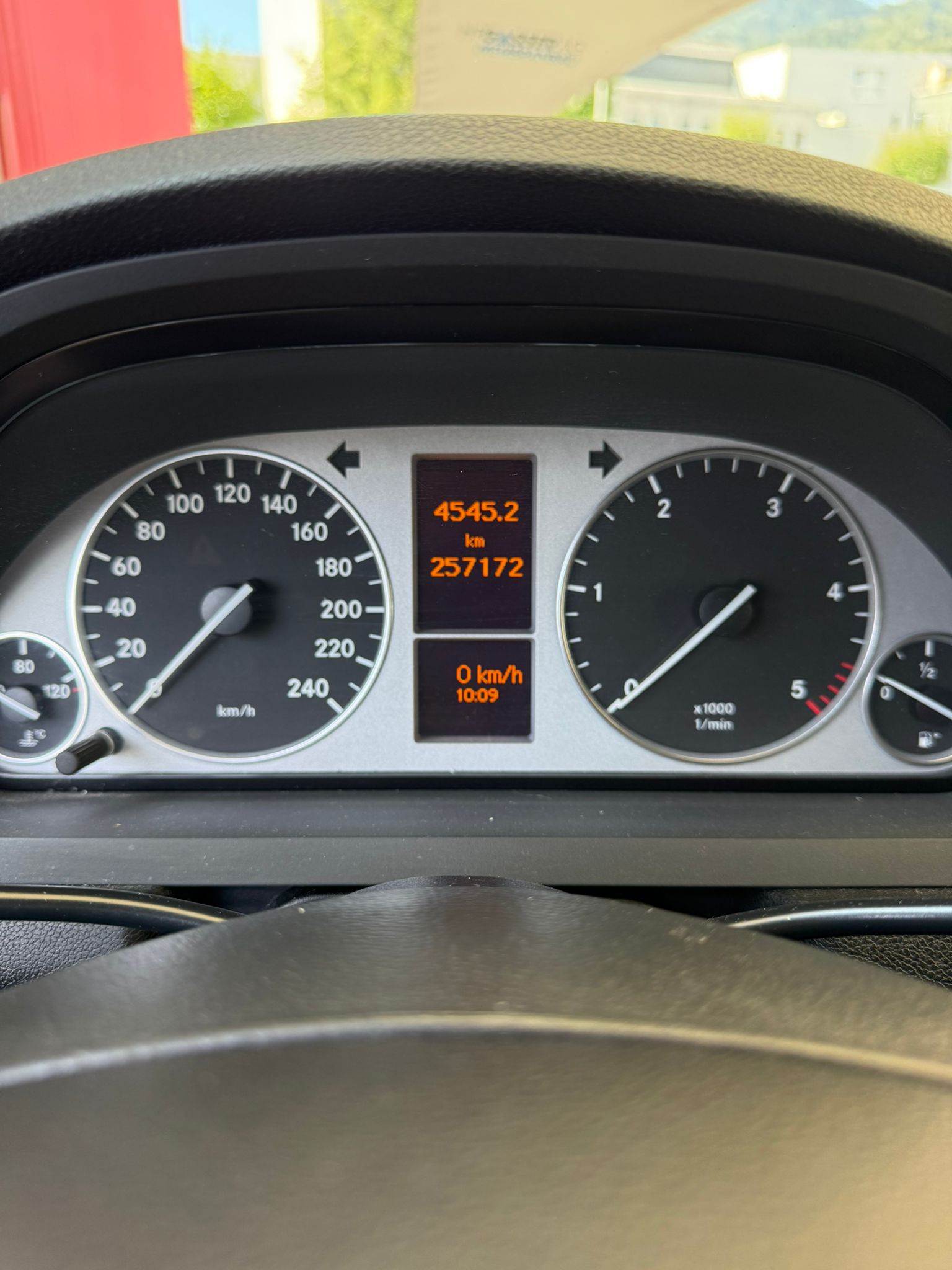 MERCEDES-BENZ B 200 CDI Autotronic-image-15