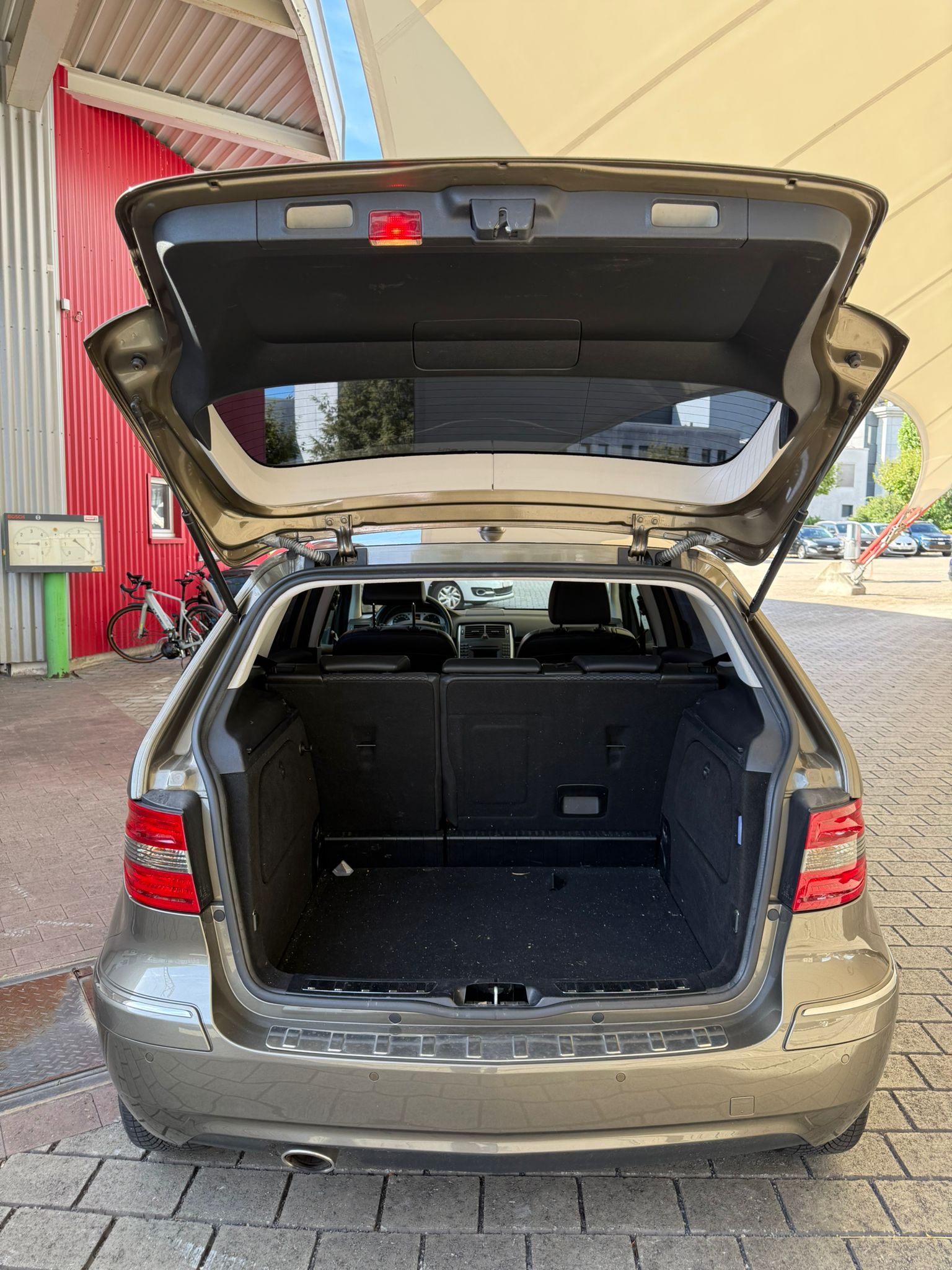 MERCEDES-BENZ B 200 CDI Autotronic-image-12