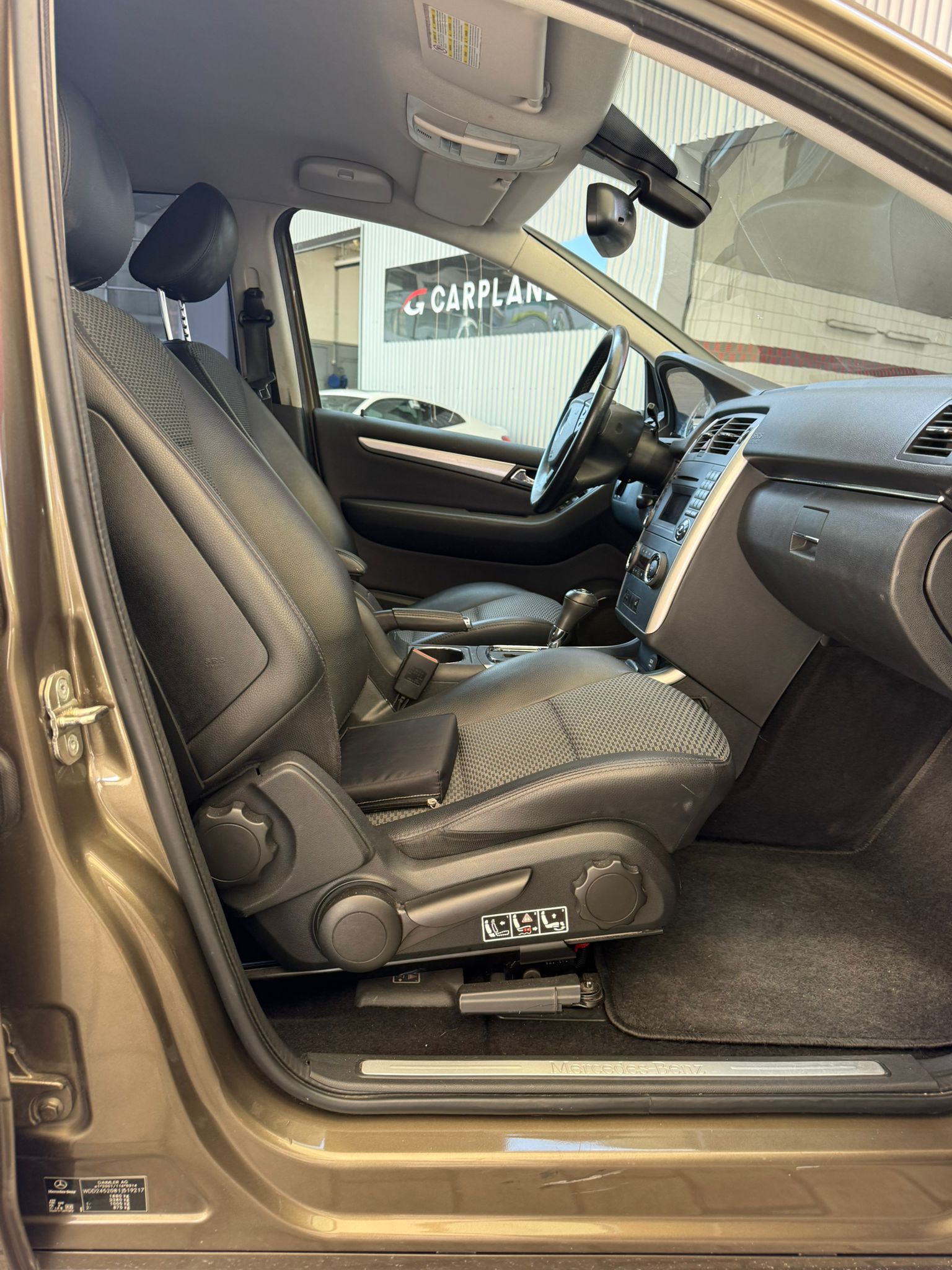 MERCEDES-BENZ B 200 CDI Autotronic-image-16