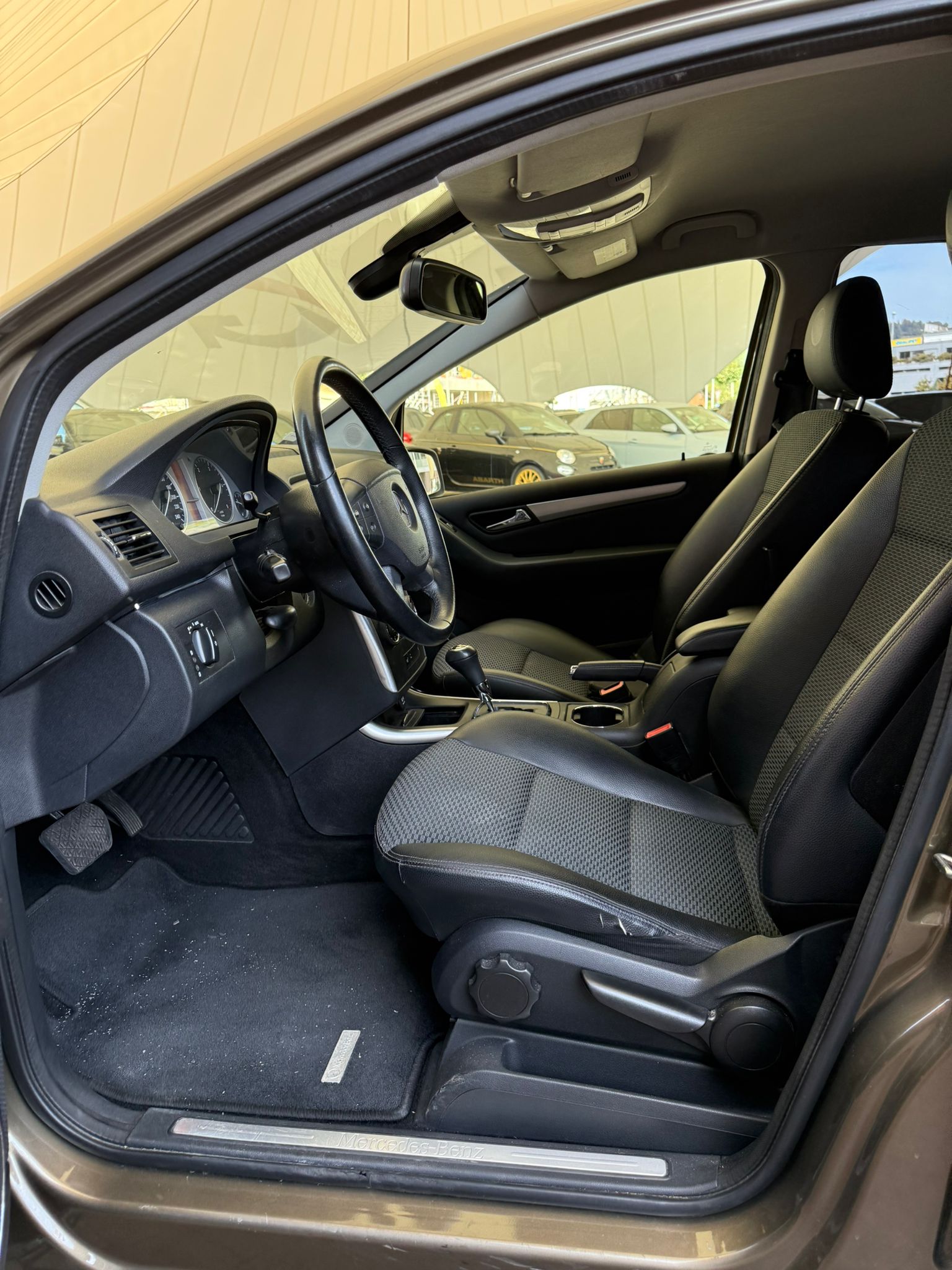 MERCEDES-BENZ B 200 CDI Autotronic-image-10
