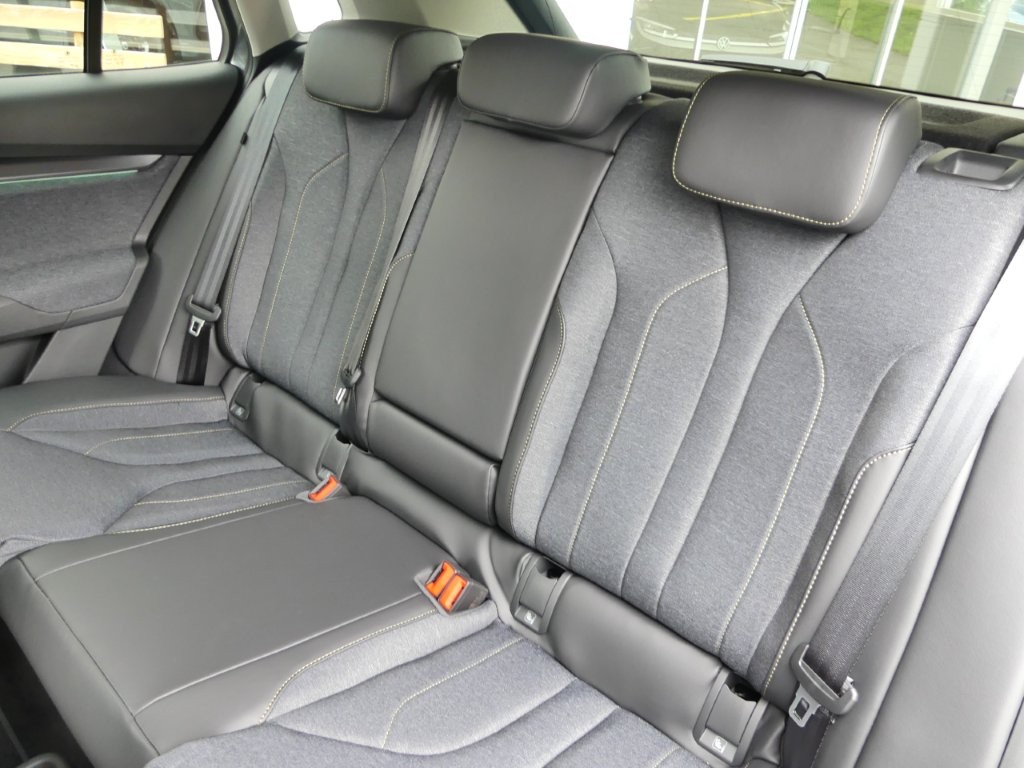 SKODA Elroq 85x Selection 4x4-image-11