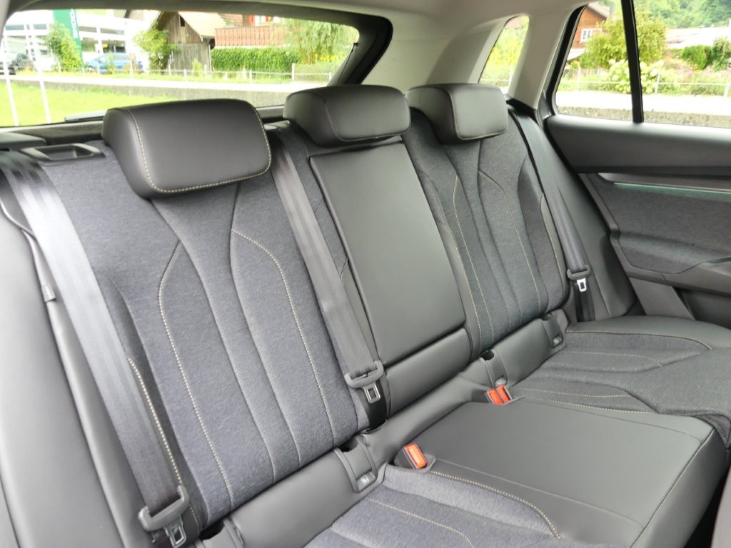 SKODA Elroq 85x Selection 4x4-image-12