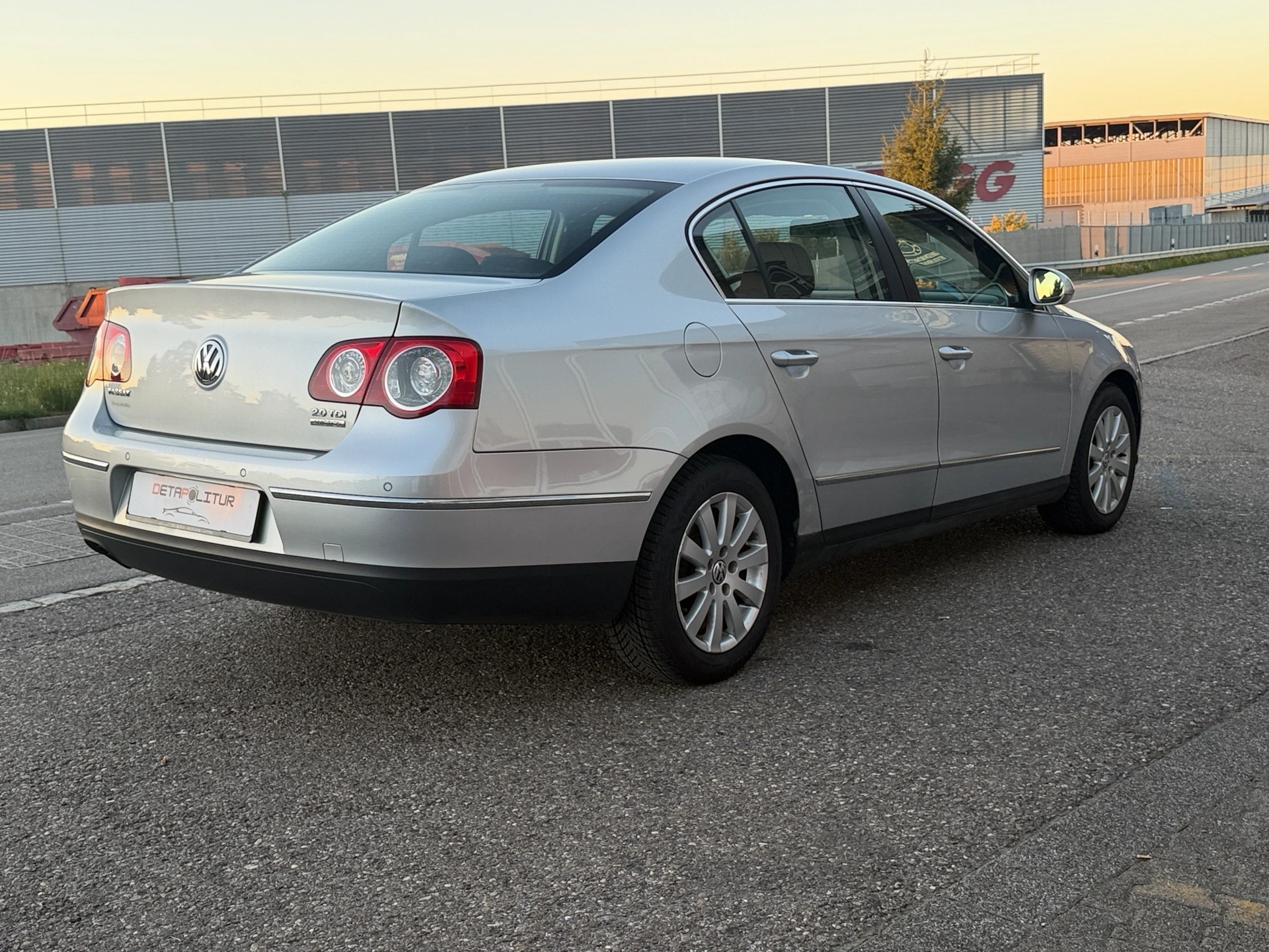 VW 2.0 TDI DPF Sportline 4m-image-1