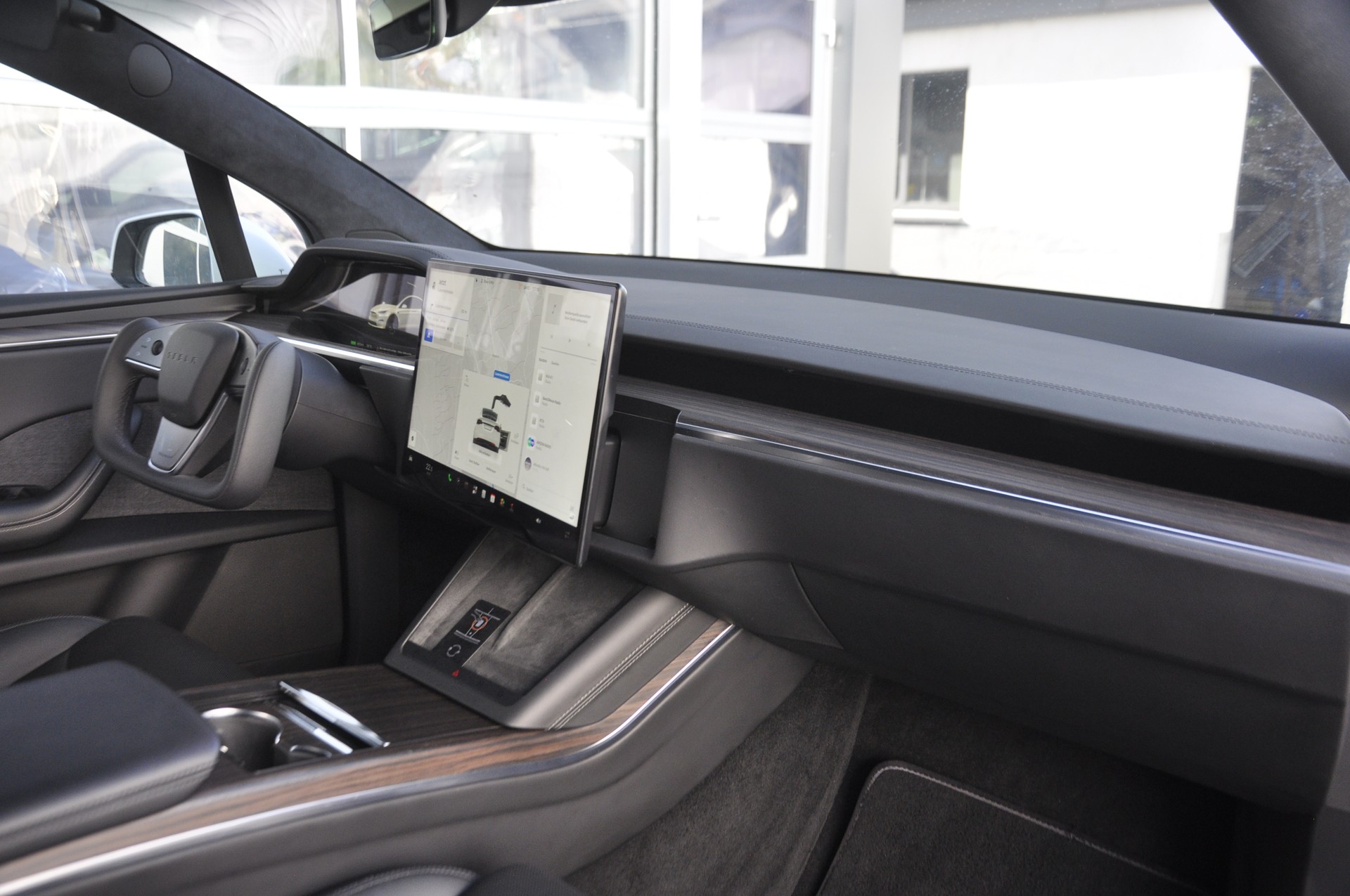 TESLA Model X 100kWh Palladium I 7 Plätze I Anhängerkupplung-image-5
