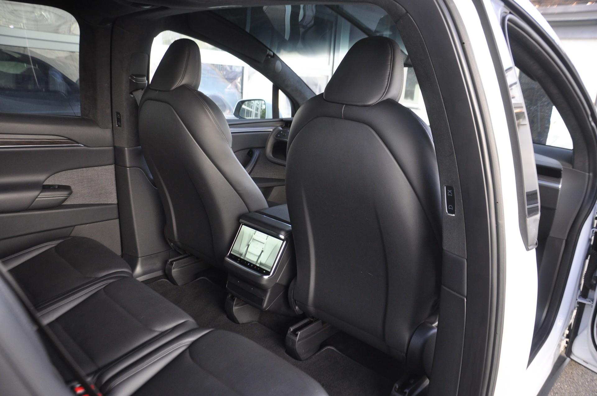 TESLA Model X 100kWh Palladium I 7 Plätze I Anhängerkupplung-image-7