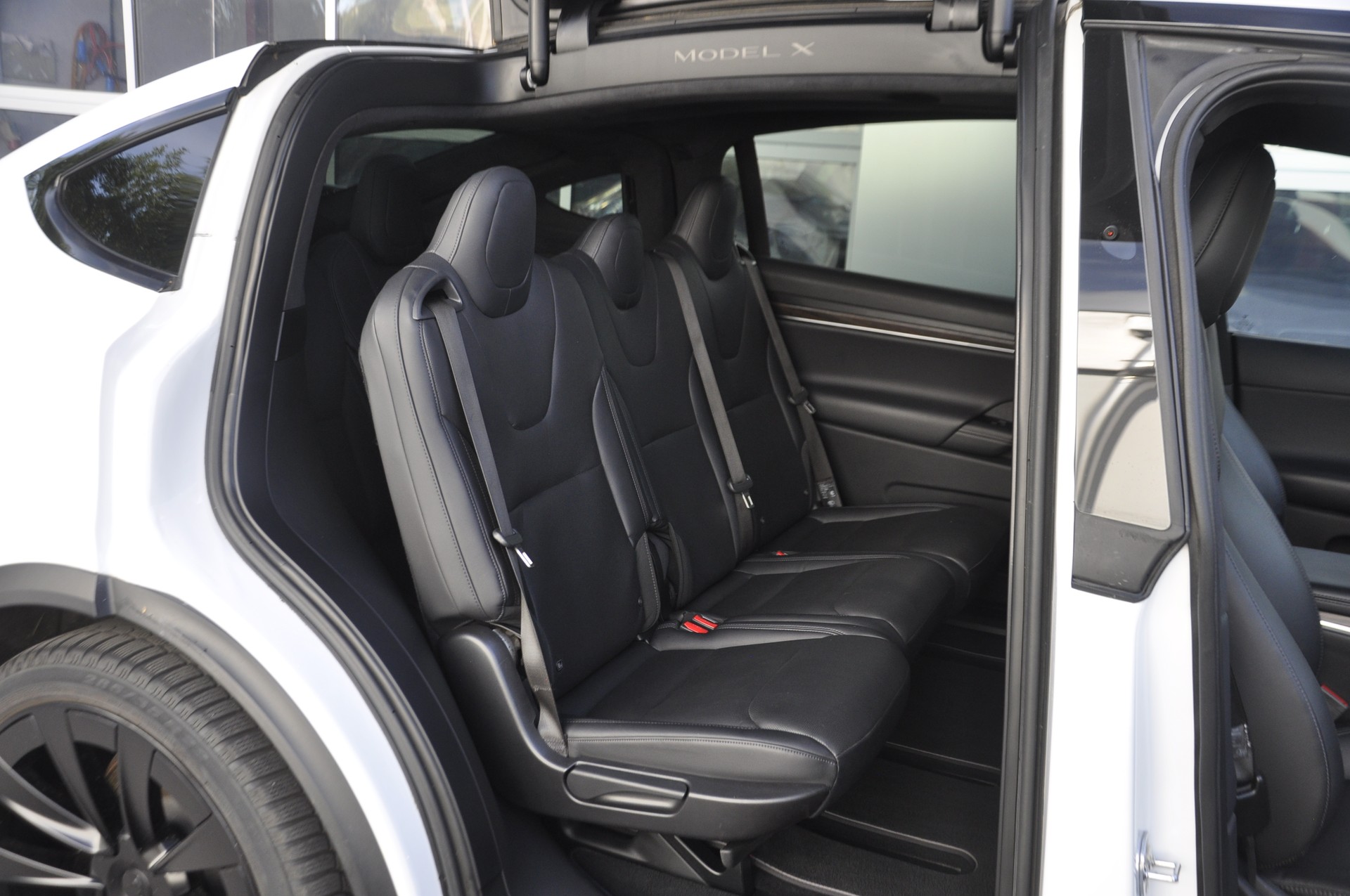 TESLA Model X 100kWh Palladium I 7 Plätze I Anhängerkupplung-image-6