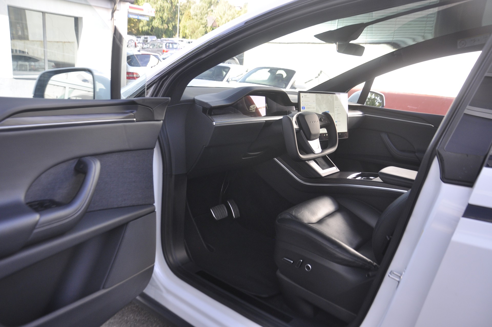 TESLA Model X 100kWh Palladium I 7 Plätze I Anhängerkupplung-image-3