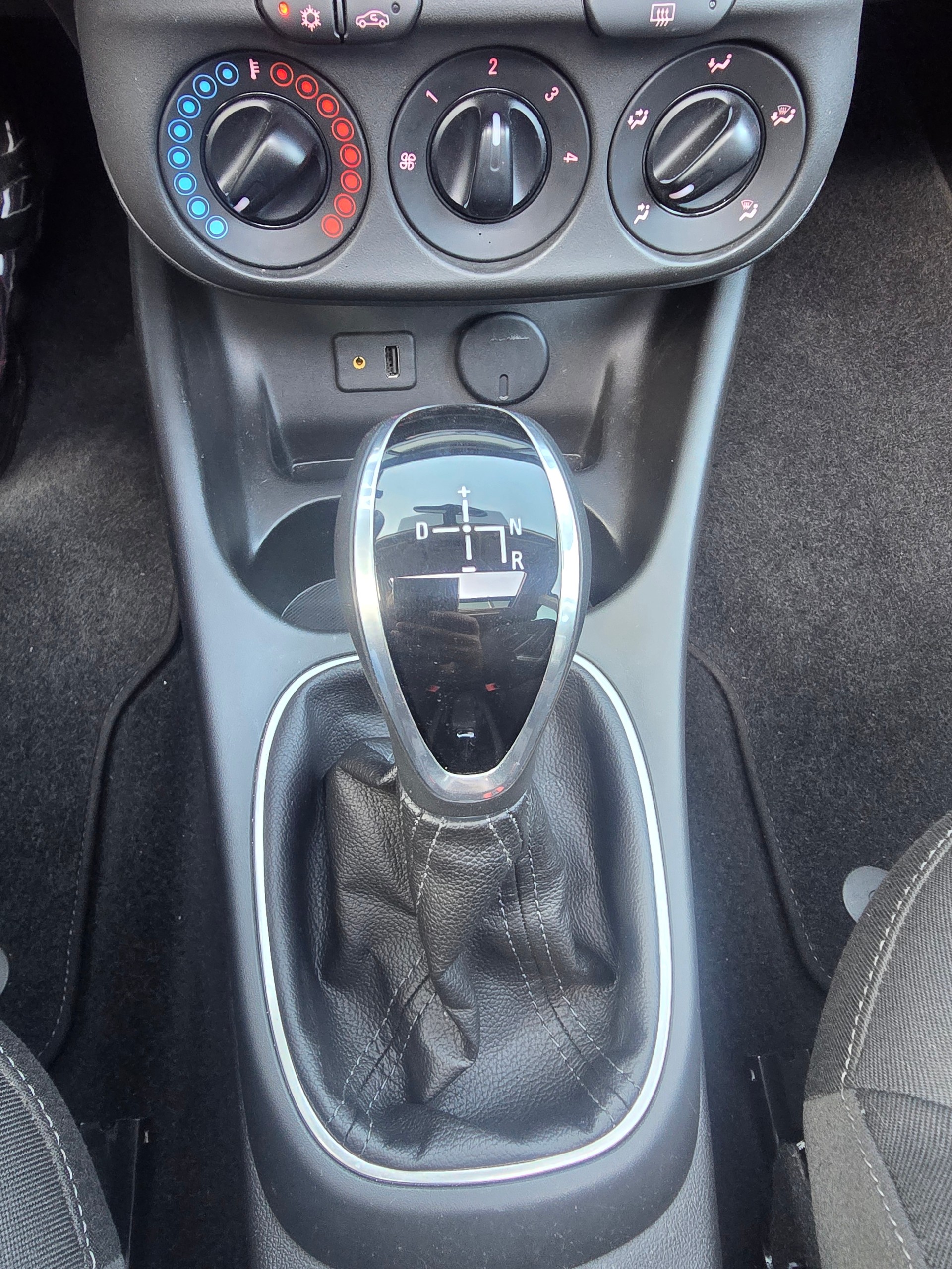 OPEL Corsa 1.4 TP Enjoy Easytronic-image-19