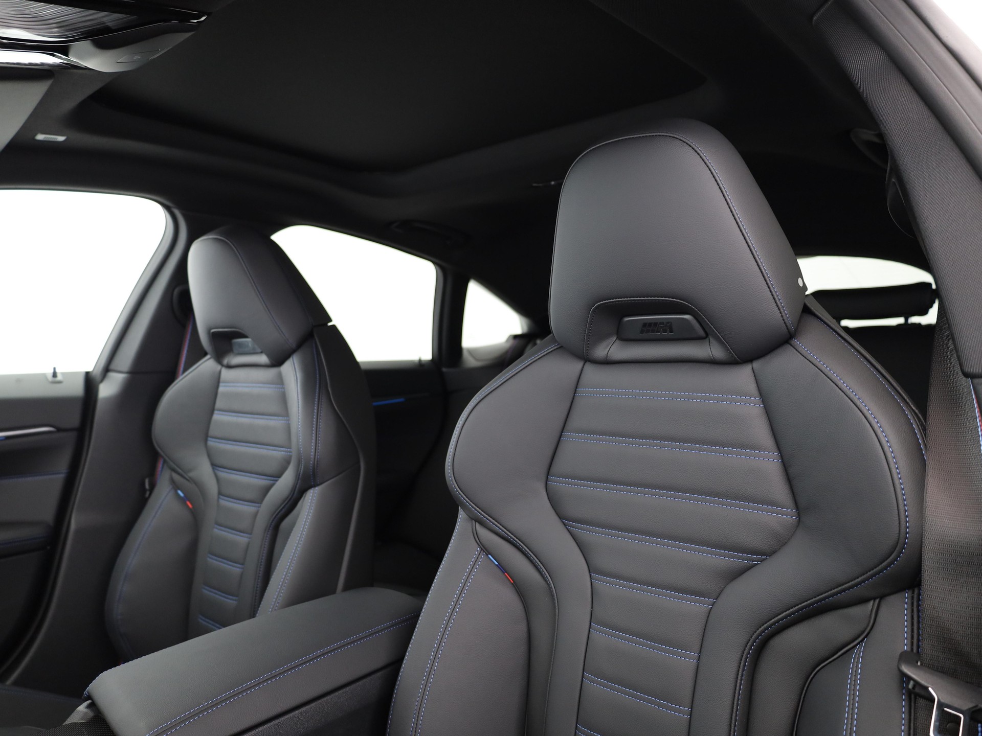 BMW i4 M60 Limousine-image-12