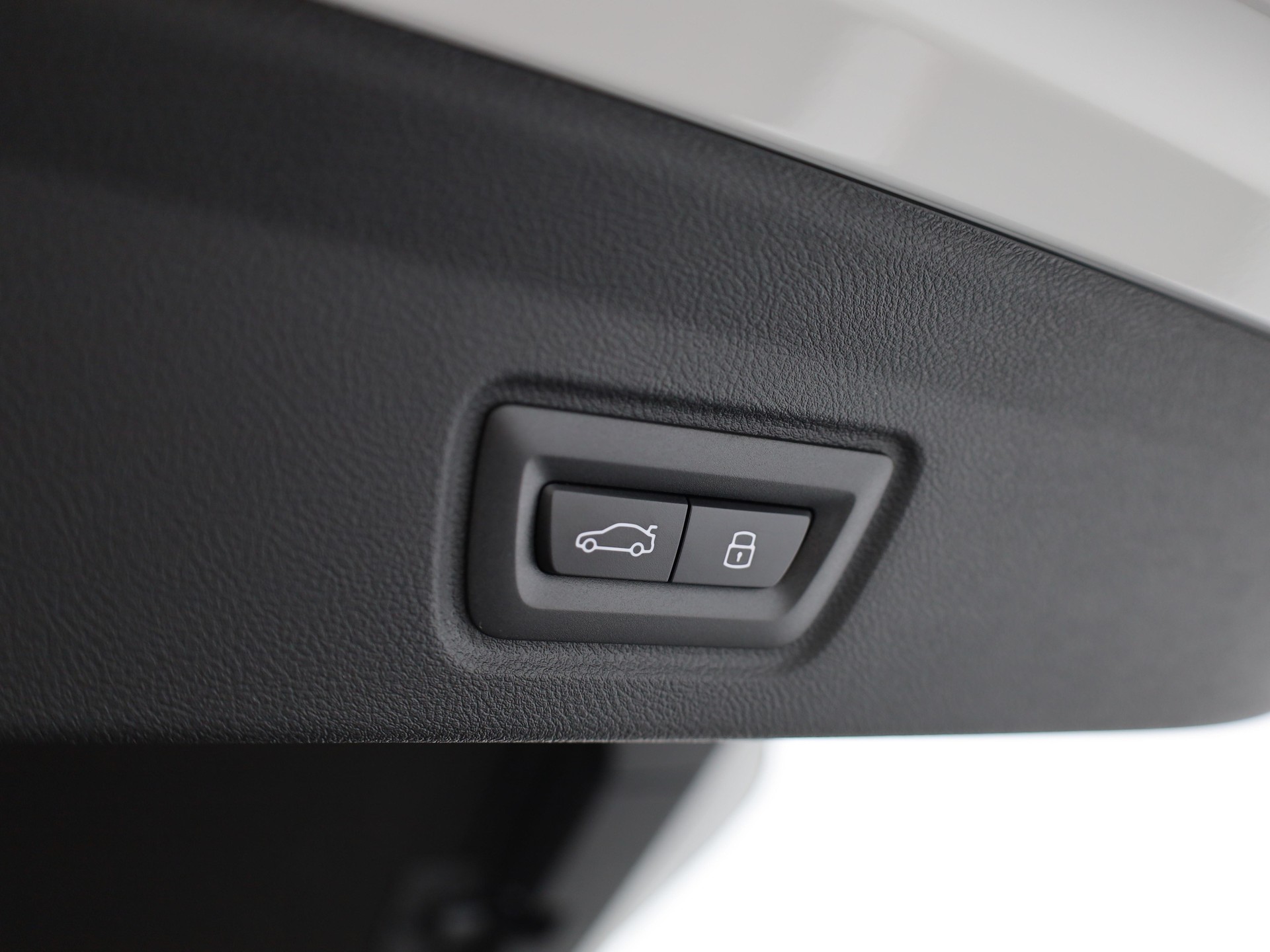 BMW i4 Limousine M60-image-10