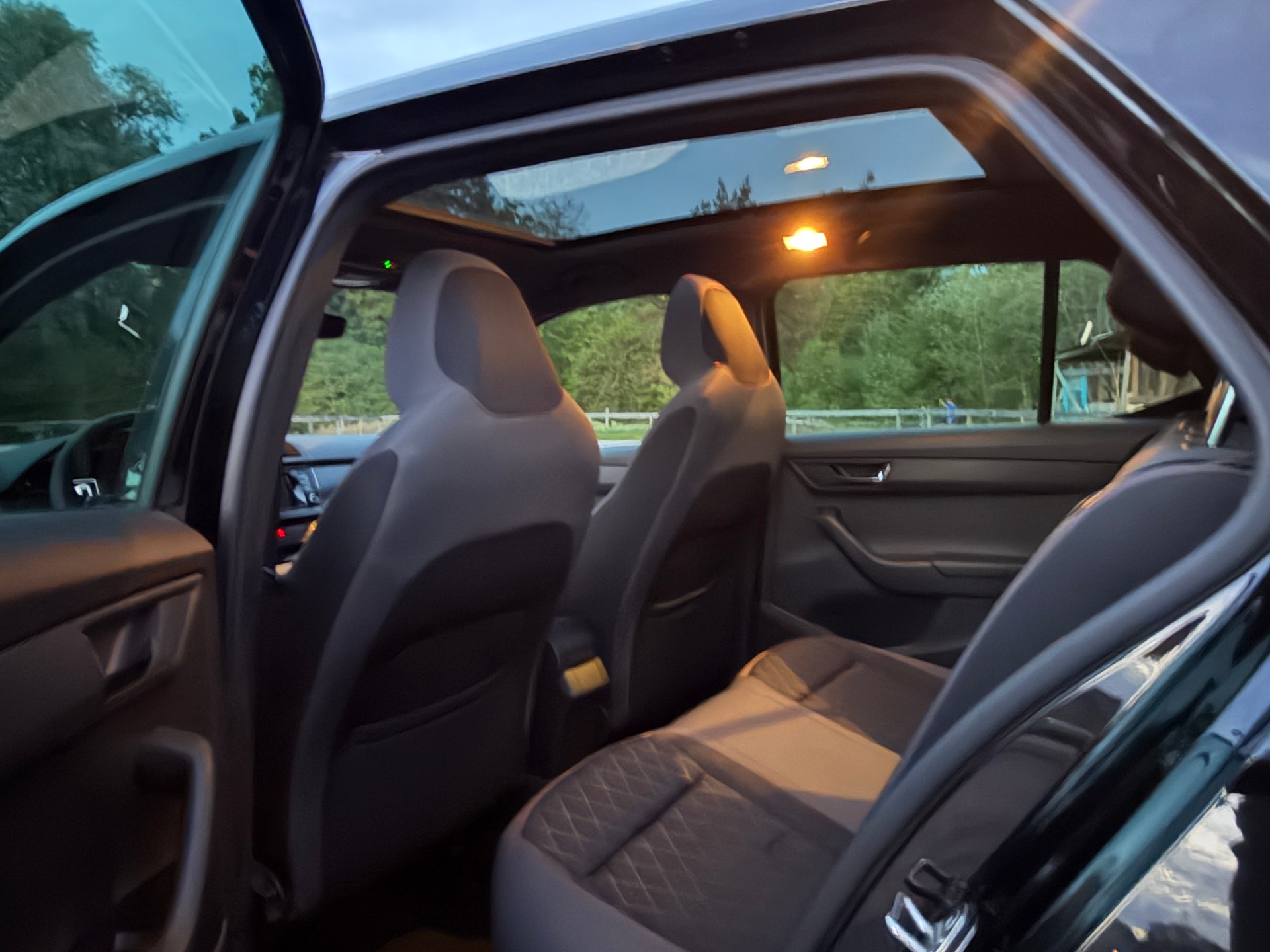 SKODA 1.0 TSI Monte Carlo DSG-image-3