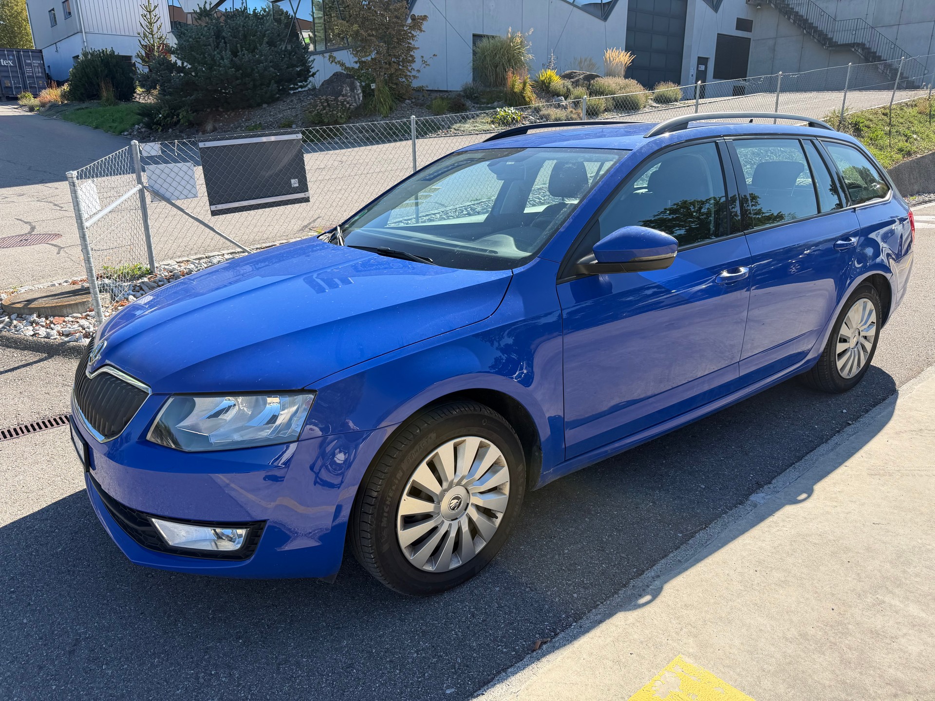 SKODA Octavia Combi 1.6 TDI Fresh-image-0