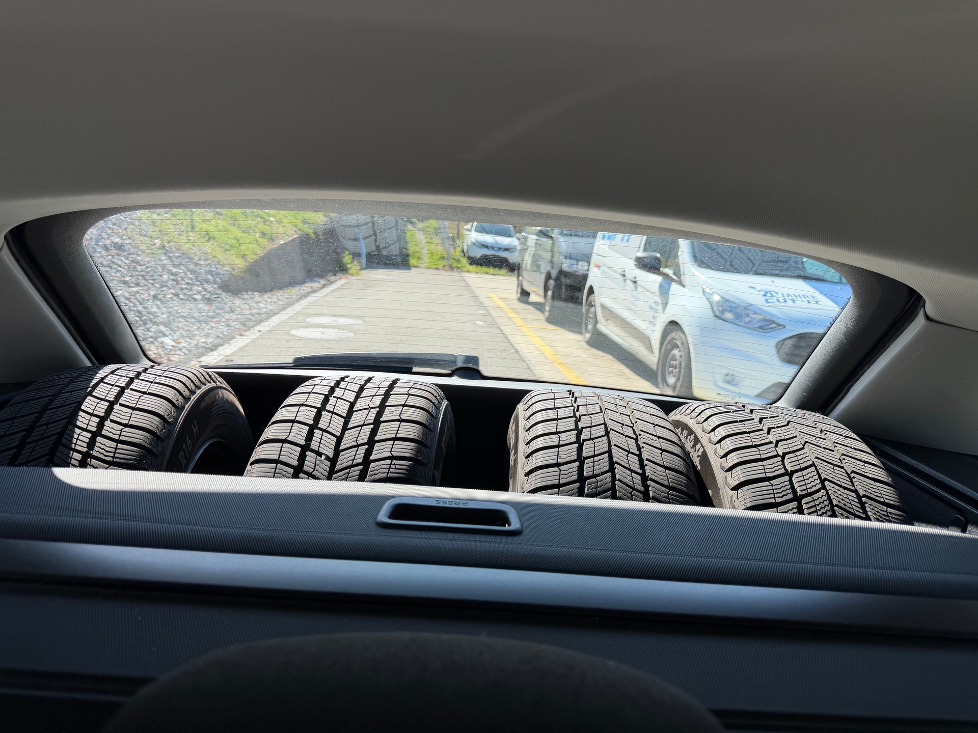 SKODA Octavia Combi 1.6 TDI Fresh-image-7