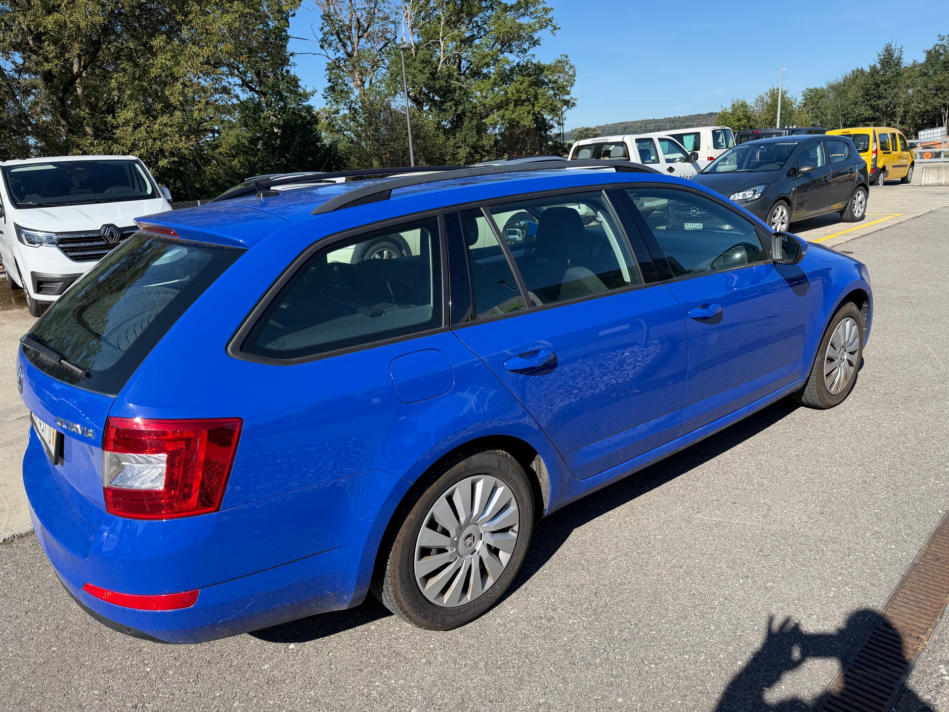 SKODA Octavia Combi 1.6 TDI Fresh-image-3