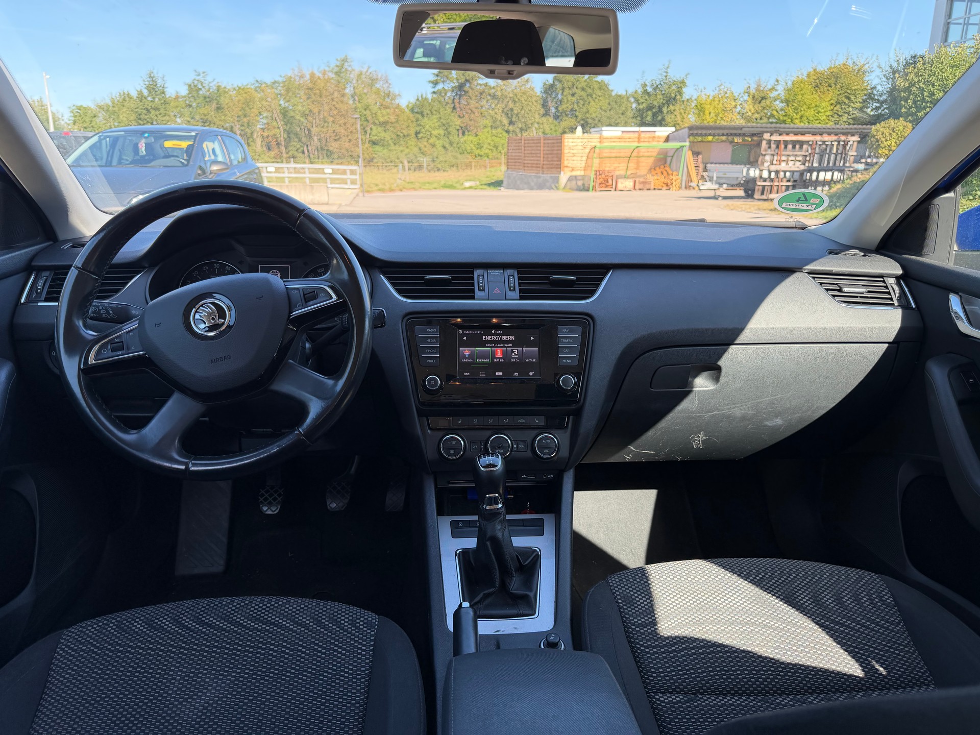 SKODA Octavia Combi 1.6 TDI Fresh-image-4
