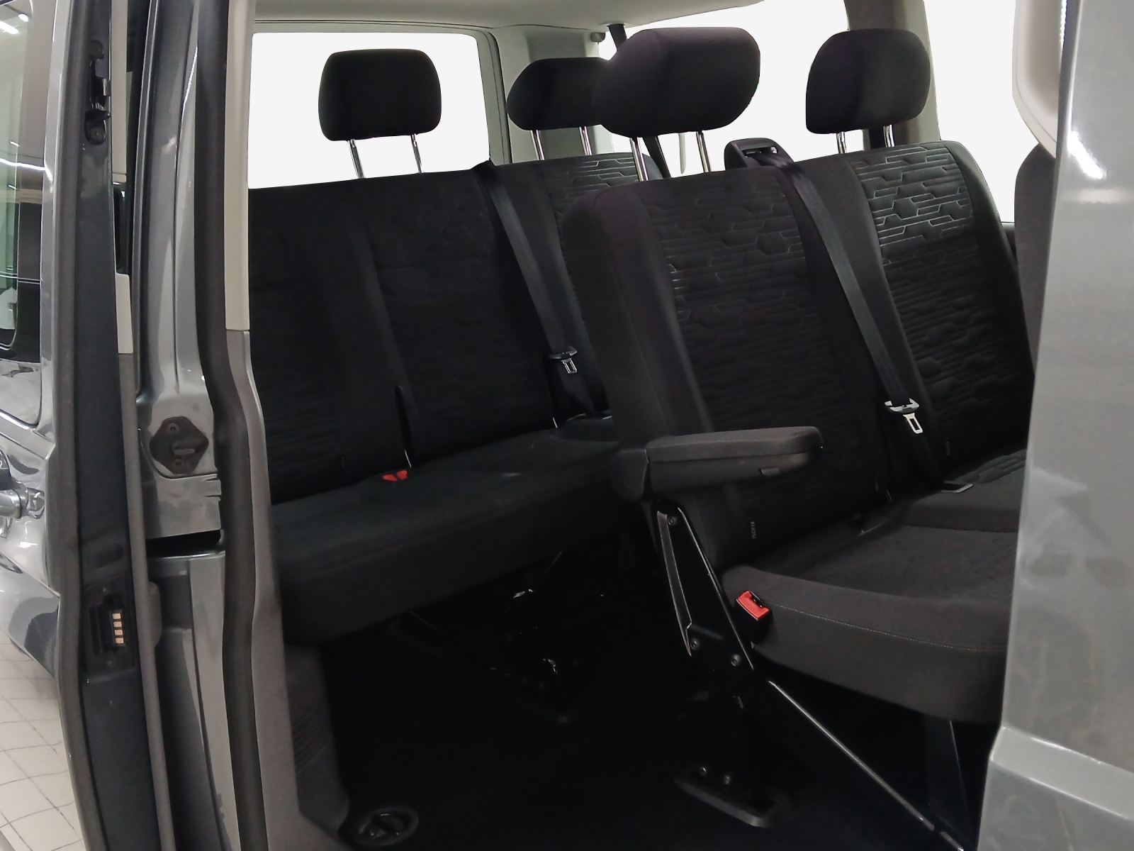 VW T6.1 Caravelle 2.0 TDI Comfortline DSG-image-13