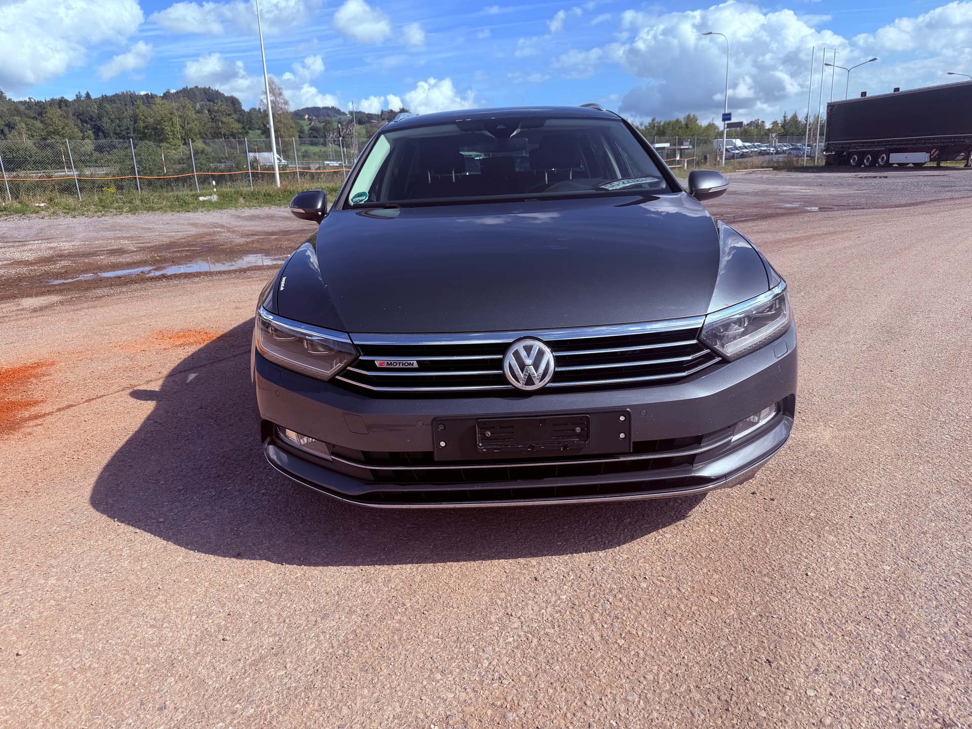 VW Passat Variant 2.0 TDI BMT Highline DSG 4Motion-image-1
