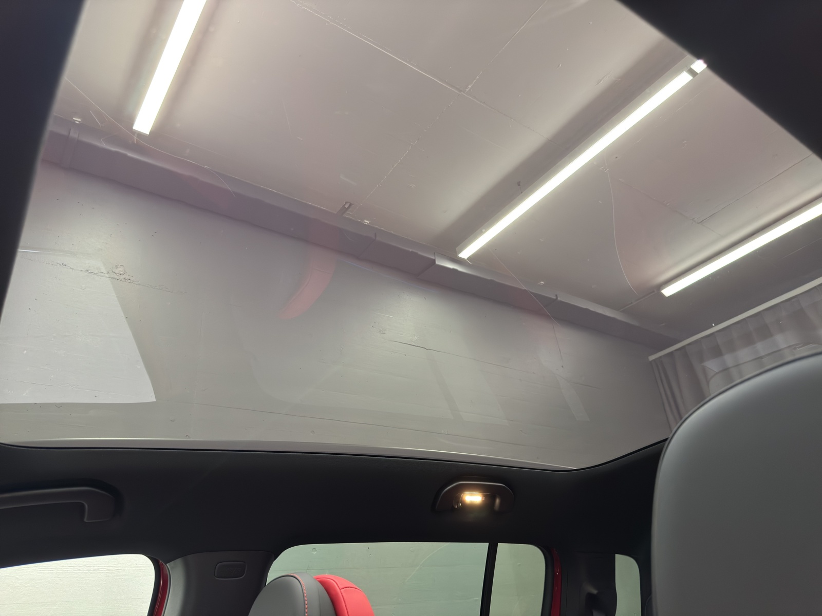 MERCEDES-BENZ GLB 220 4Matic-image-15