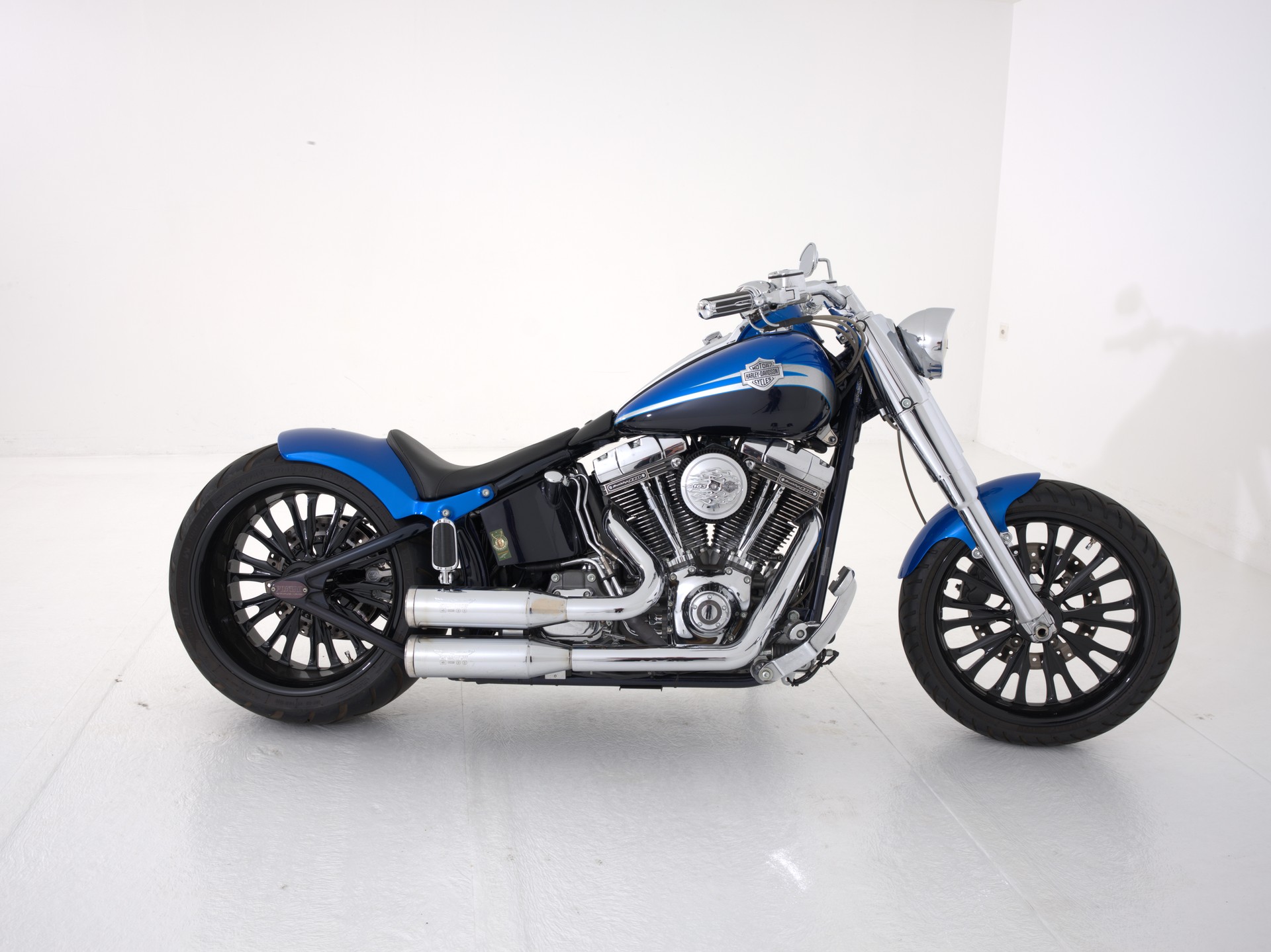 HARLEY-DAVIDSON FLSTSE Softail Convertible CVO-showroom-element-1