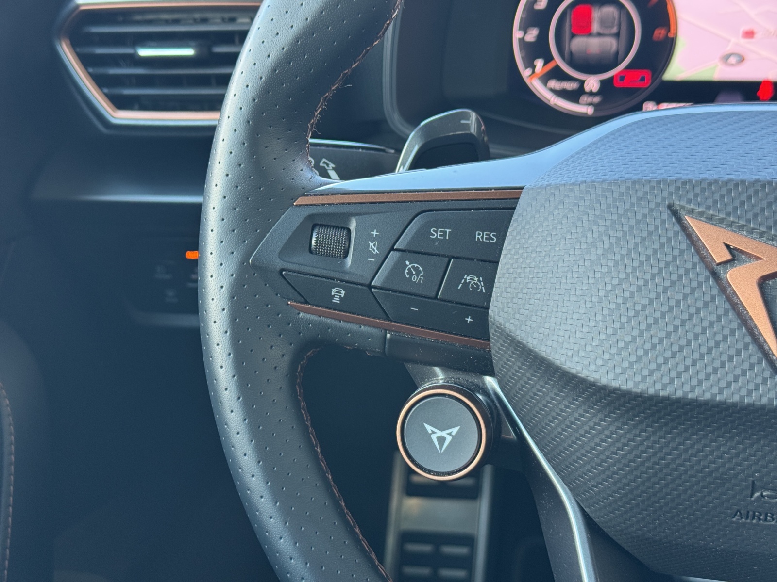 CUPRA Leon ST 2.0 TSI 310 VZ 4Drive DSG-image-9