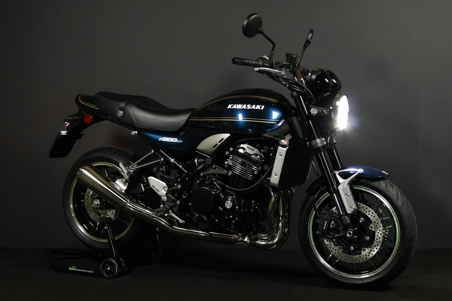 KAWASAKI Z 900 RS SE-showroom-element-2
