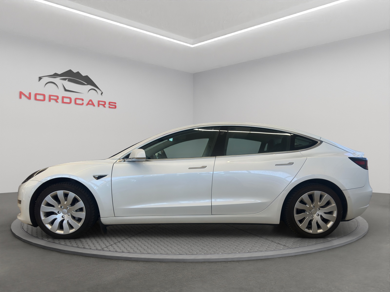 TESLA Model 3 Long Range Dual Motor AWD-image-1