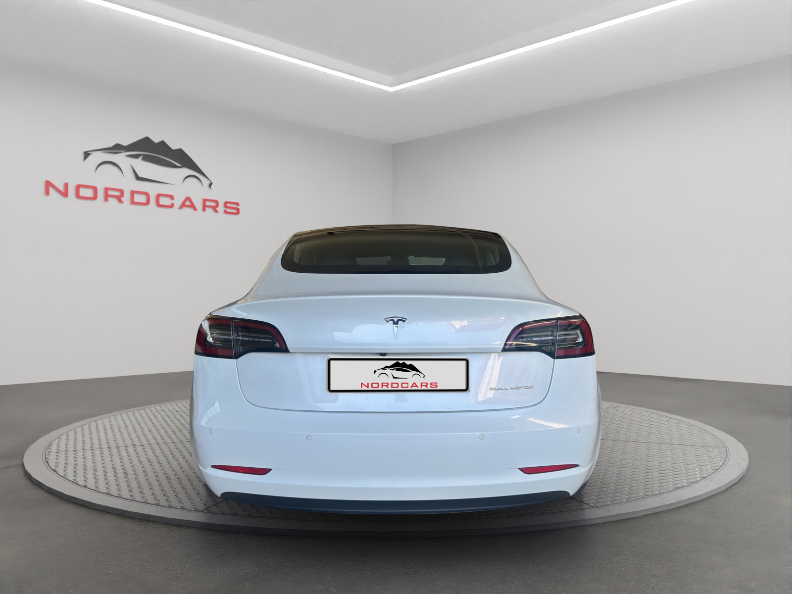 TESLA Model 3 Long Range Dual Motor AWD-image-3