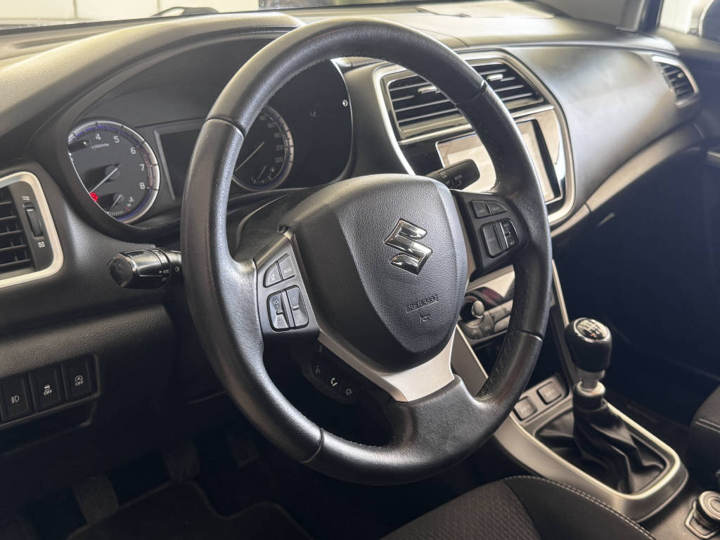 SUZUKI SX4 S-Cross 1.4 T Piz Sulai 4x4-image-8