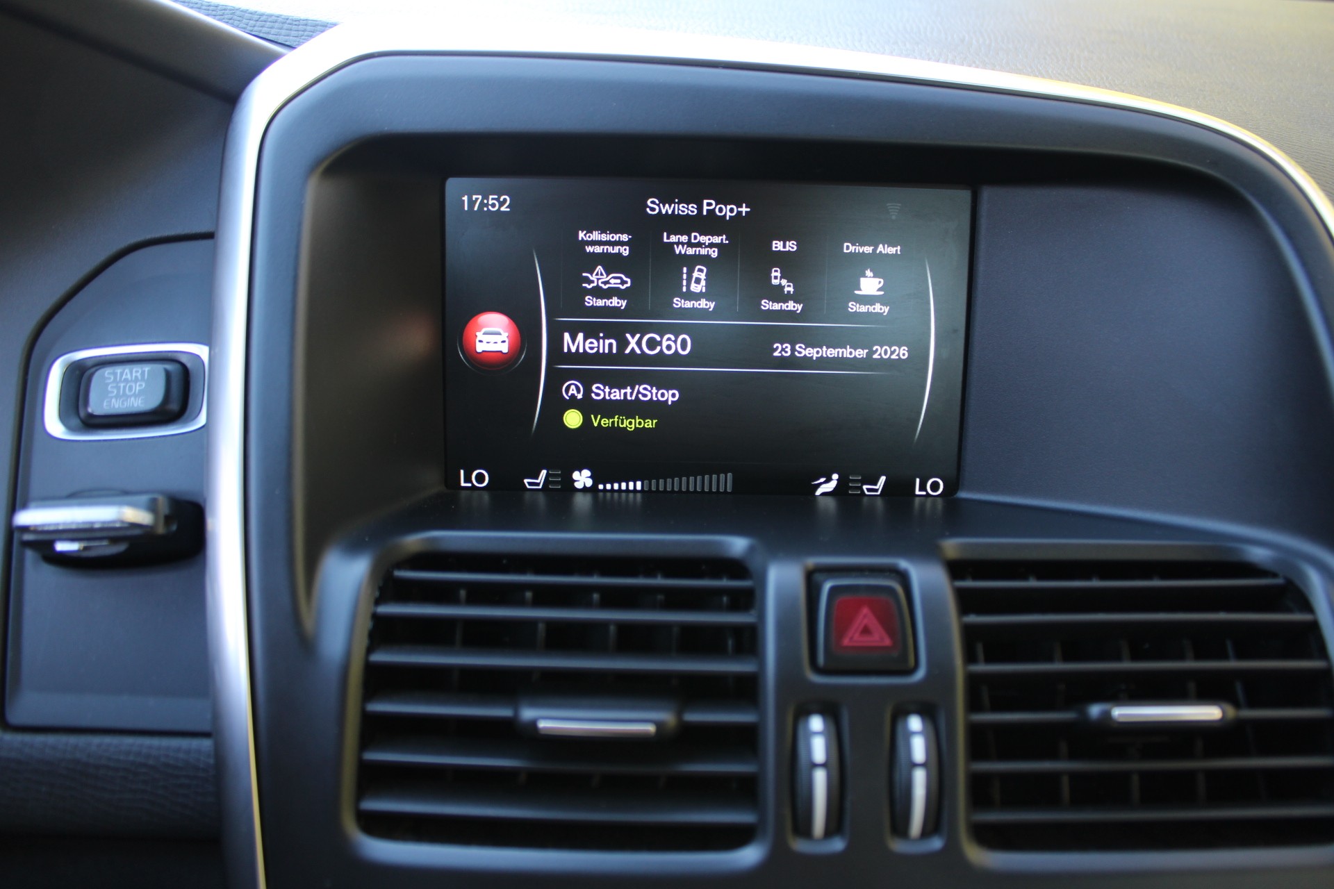 VOLVO XC60 D5 AWD Summum Geartronic-image-10