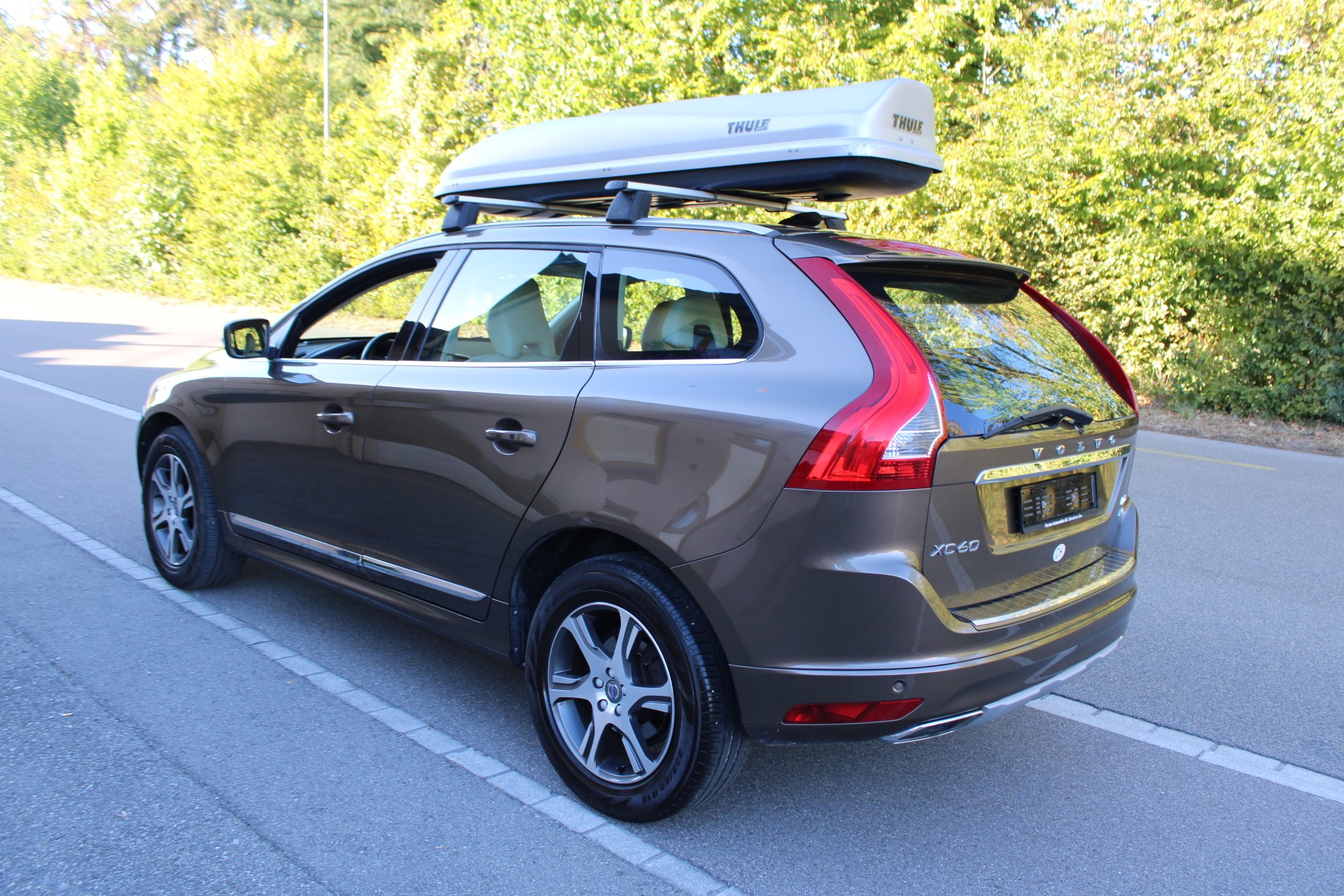 VOLVO XC60 D5 AWD Summum Geartronic-image-1