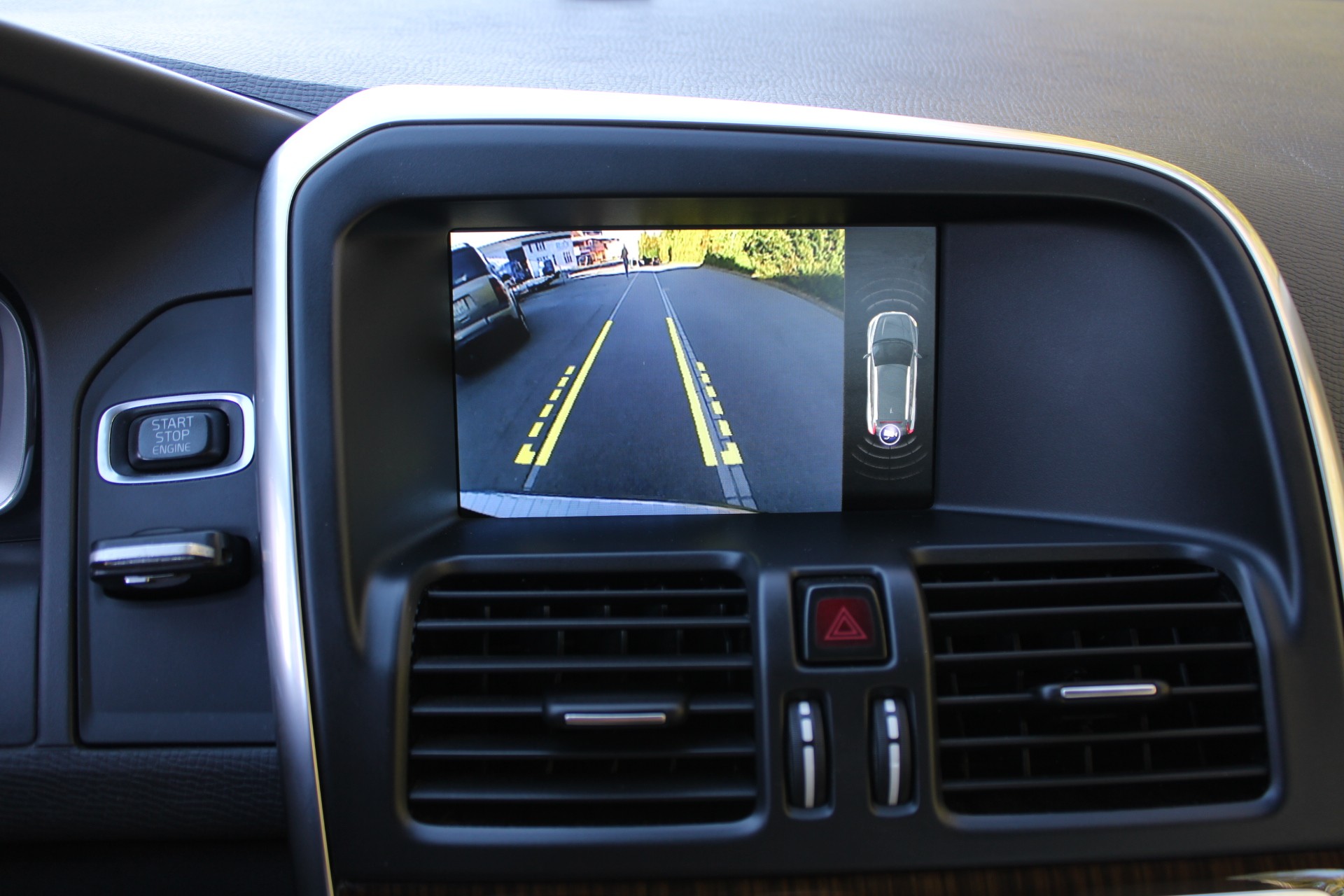 VOLVO XC60 D5 AWD Summum Geartronic-image-9