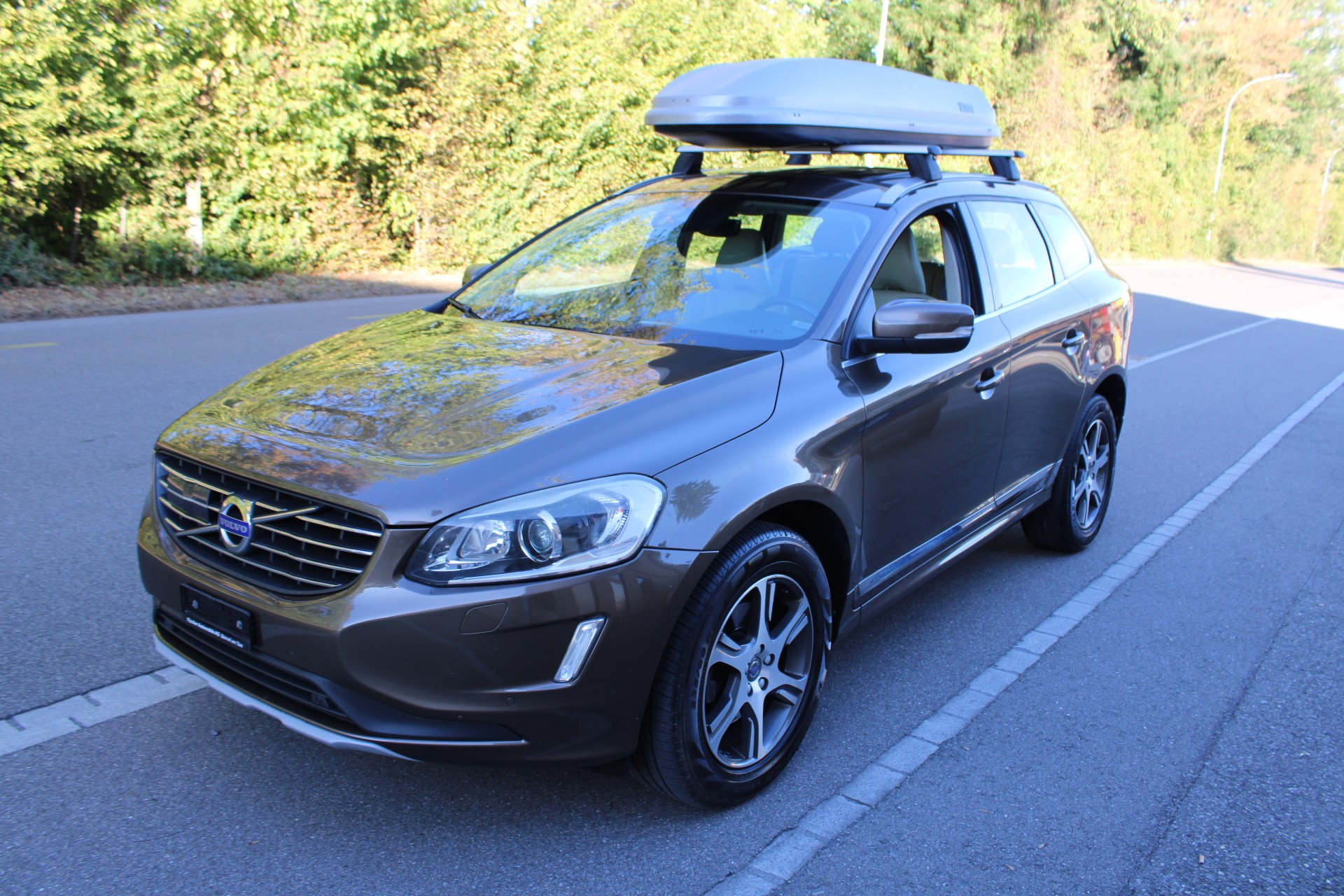 VOLVO XC60 D5 AWD Summum Geartronic-image-0
