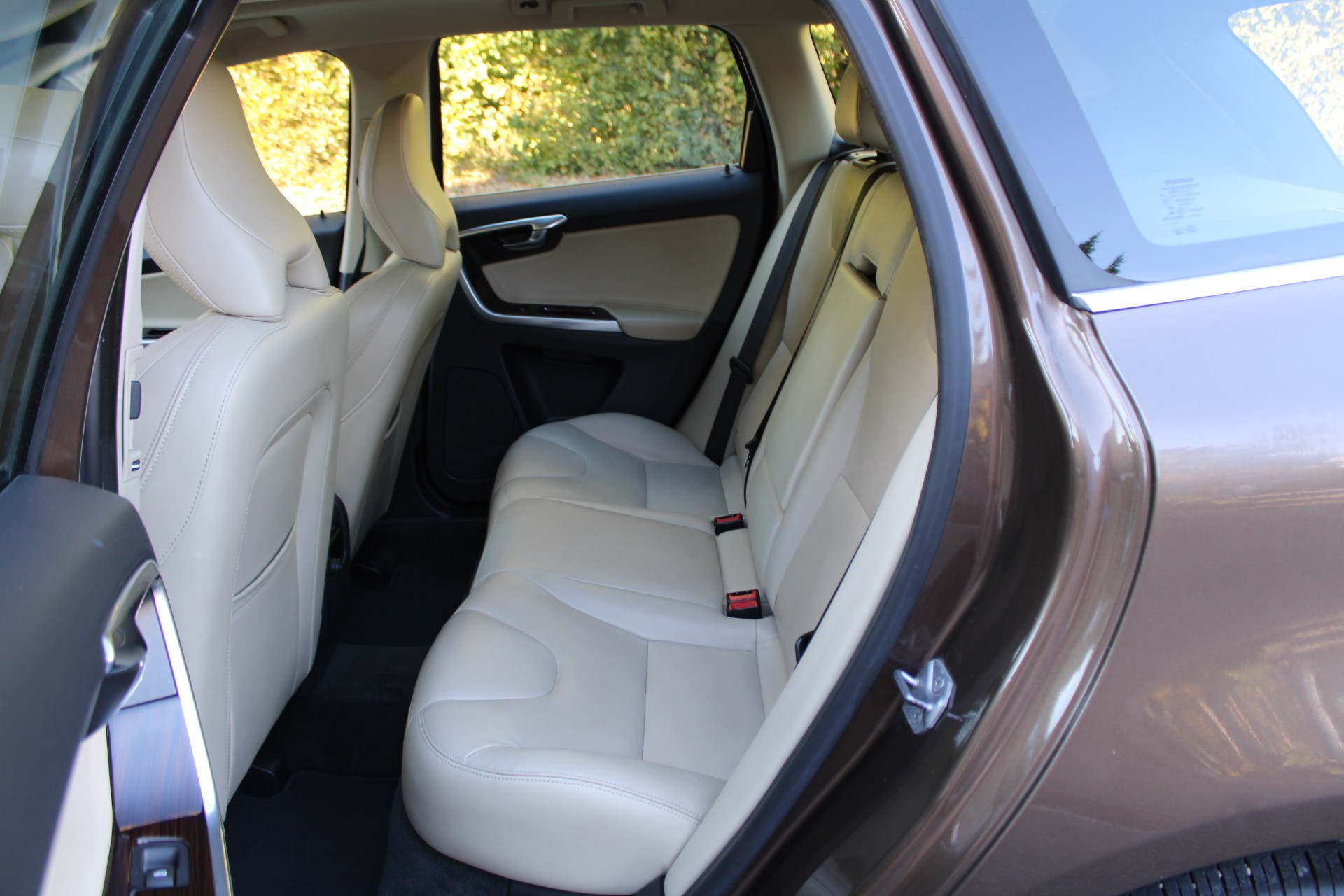 VOLVO XC60 D5 AWD Summum Geartronic-image-6