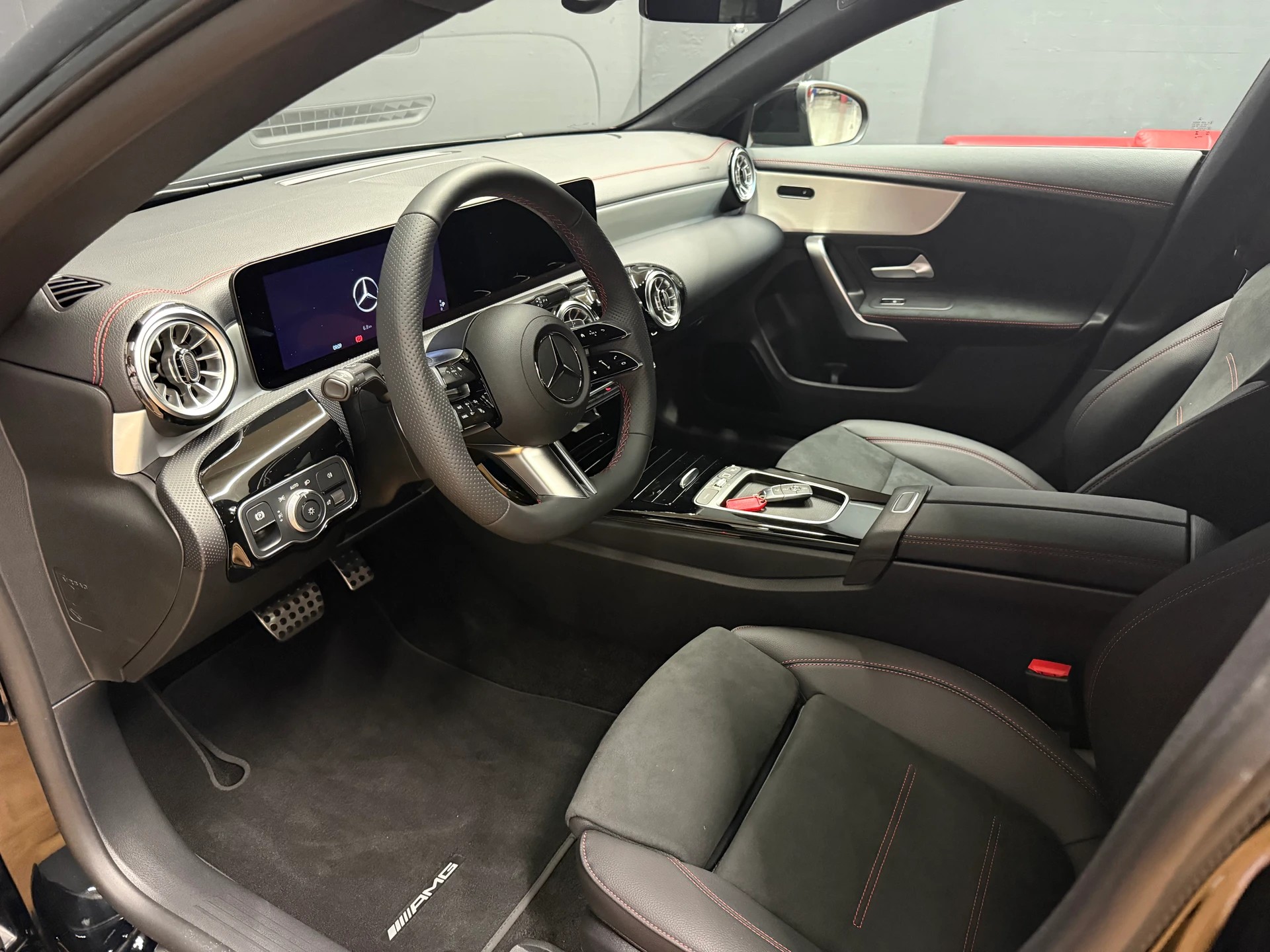 MERCEDES-BENZ CLA 200 - AMG / DISTRONIC / 360 Grad Kamera / AHK / Spiegel-Paket-image-15