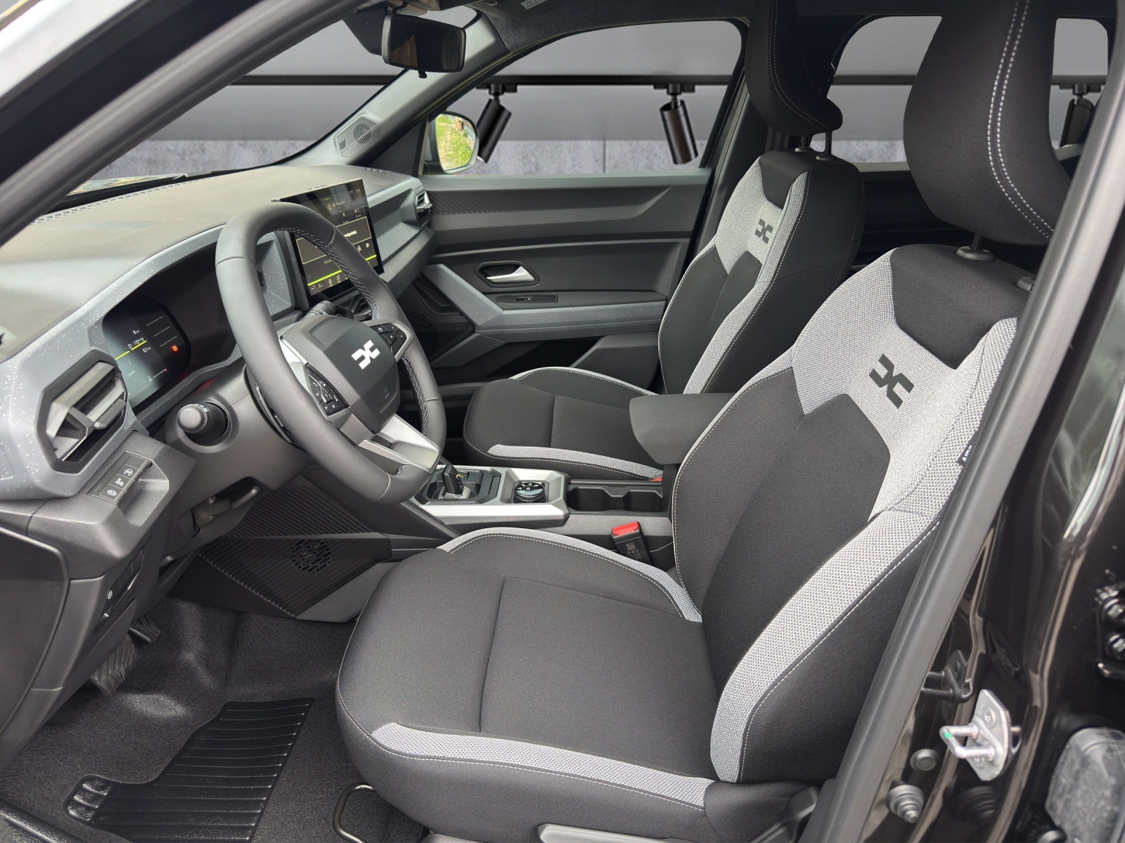 DACIA Duster TCe Hybrid 150 48V Journey 4x4-image-5