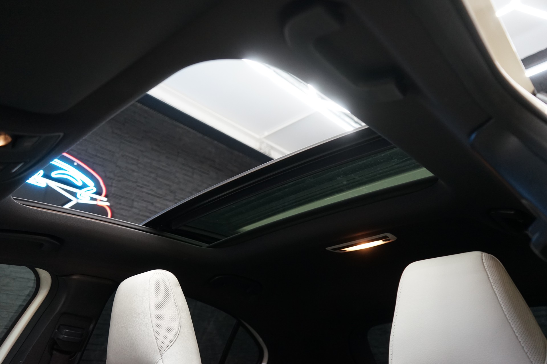 MERCEDES-BENZ A 250 AMG Line 4Matic 7G-DCT-image-17