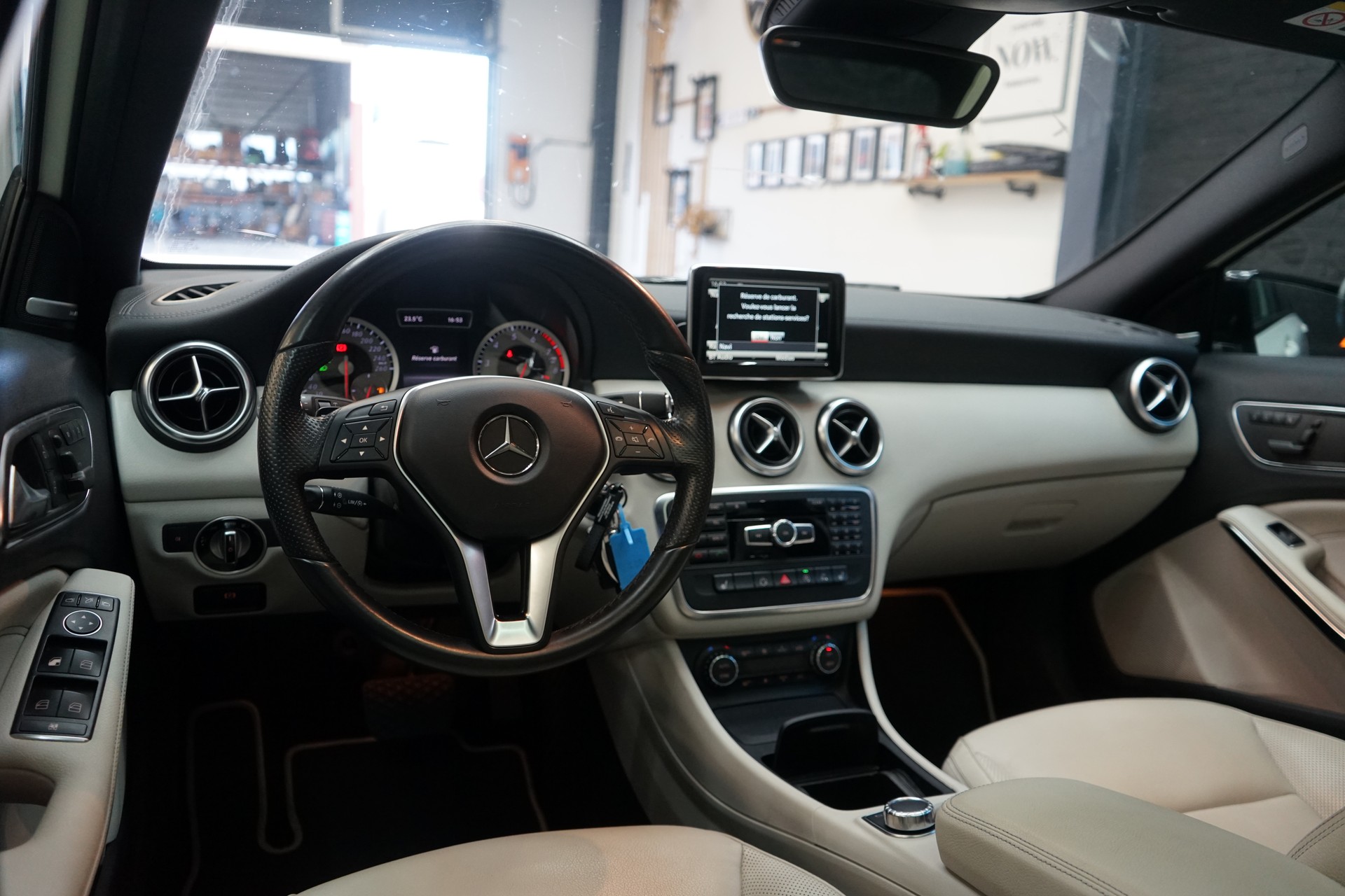 MERCEDES-BENZ A 250 AMG Line 4Matic 7G-DCT-image-5