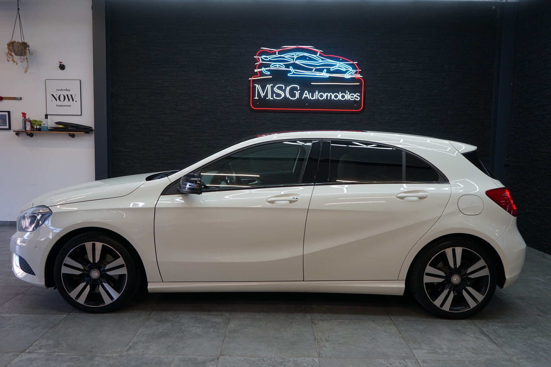 MERCEDES-BENZ A 250 AMG Line 4Matic 7G-DCT-image-1