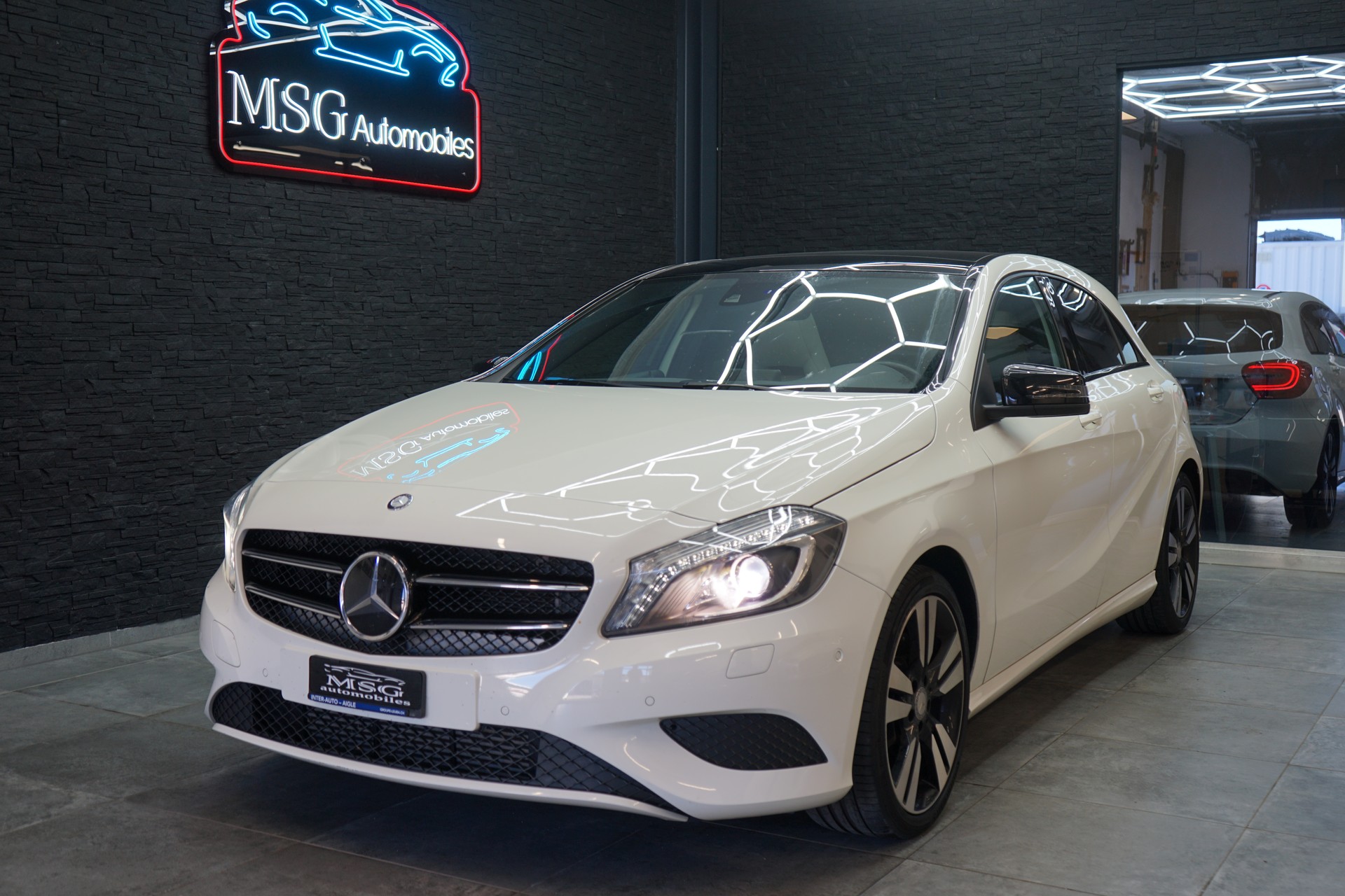 MERCEDES-BENZ A 250 AMG Line 4Matic 7G-DCT-image-0