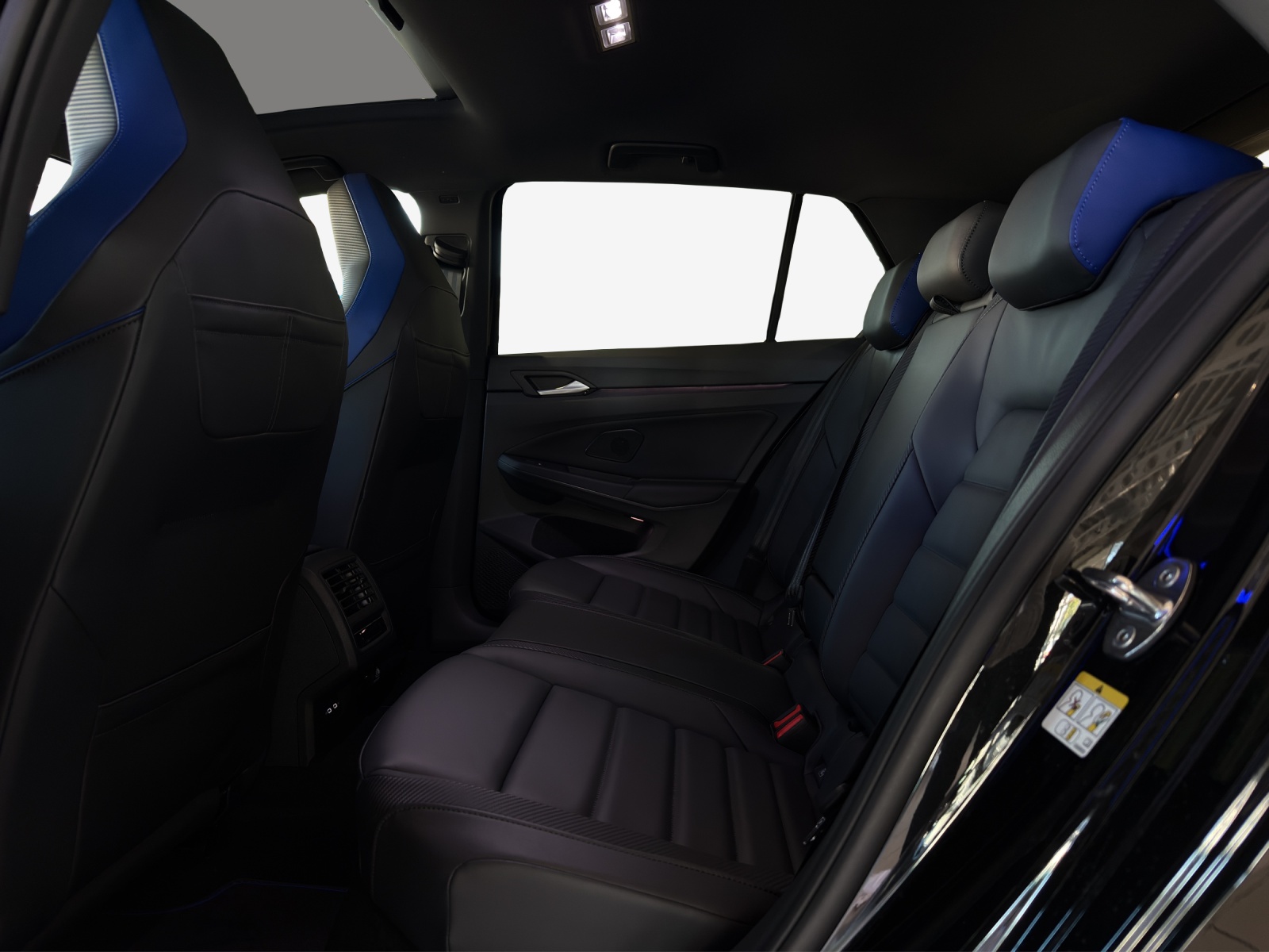 VW Golf 2.0 TSI R DSG 4 Motion-image-11