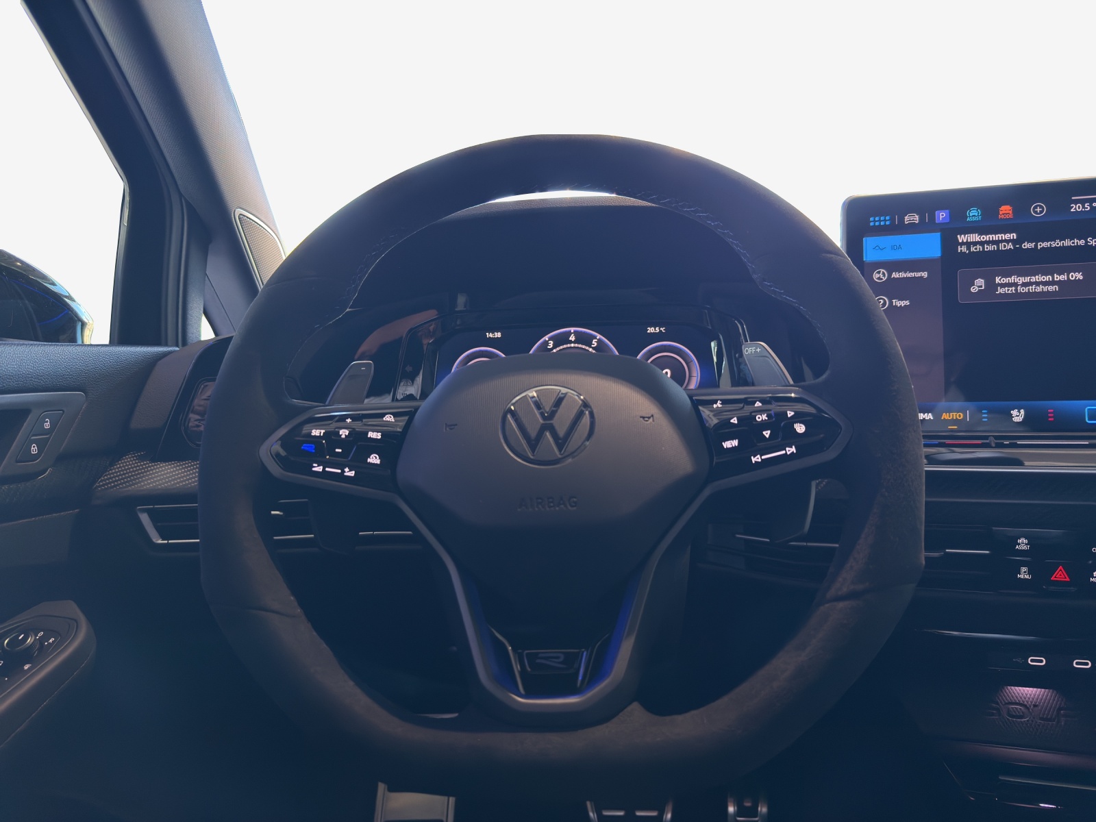 VW Golf 2.0 TSI R DSG 4 Motion-image-9