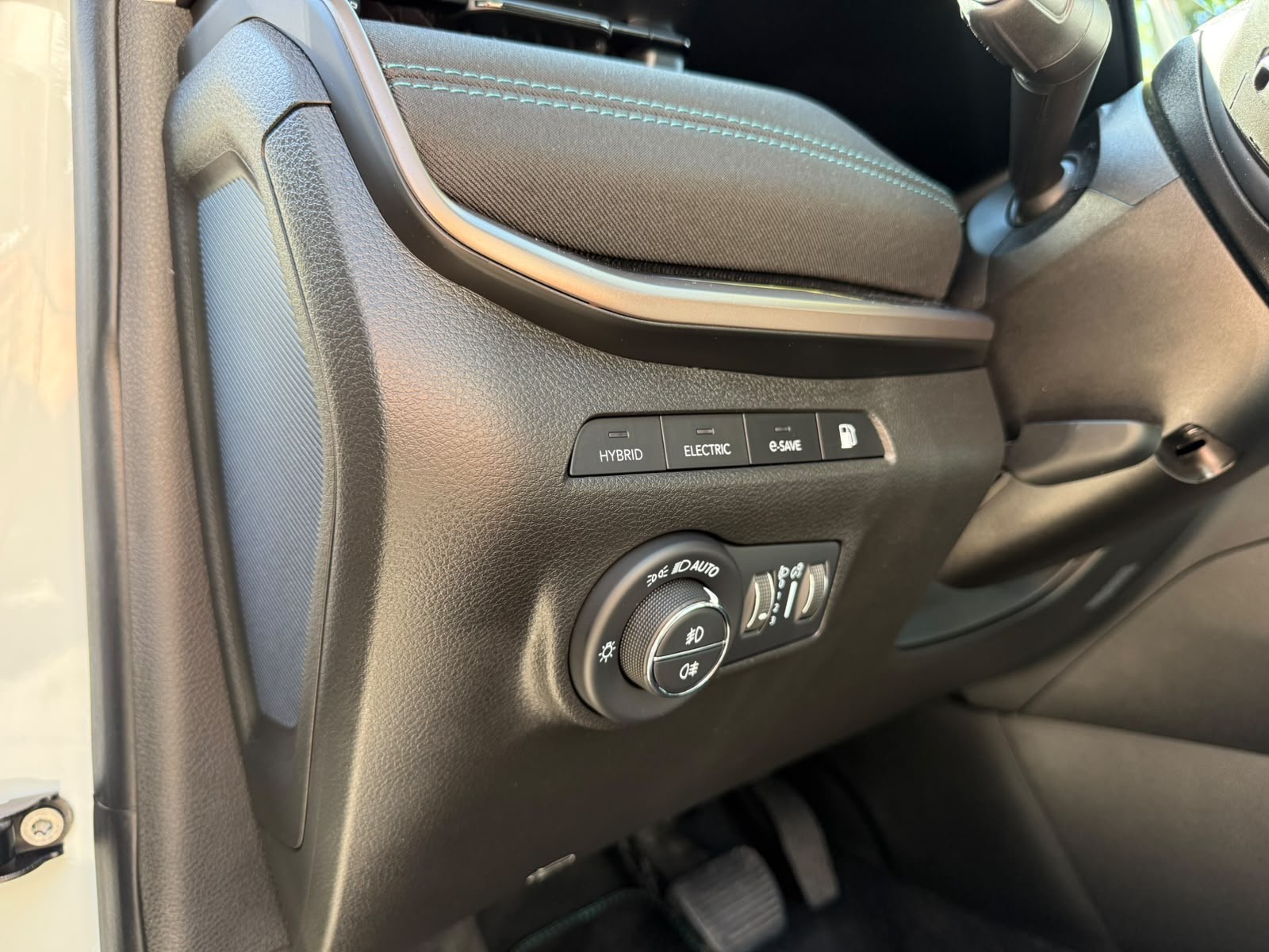 JEEP Compass 1.3 T PHEV Limited AWD-image-12