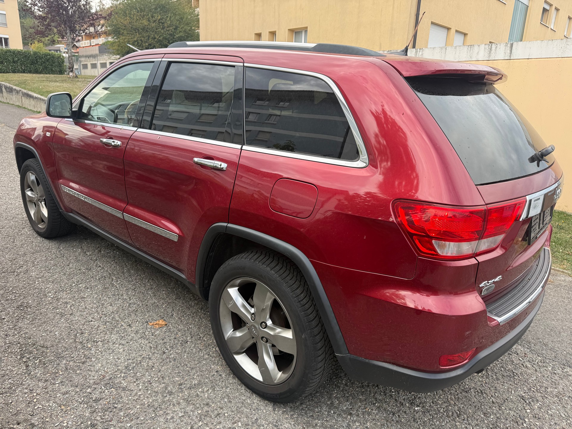 JEEP Grand Cherokee 3.0 CRD S-Limited Automatic-image-2