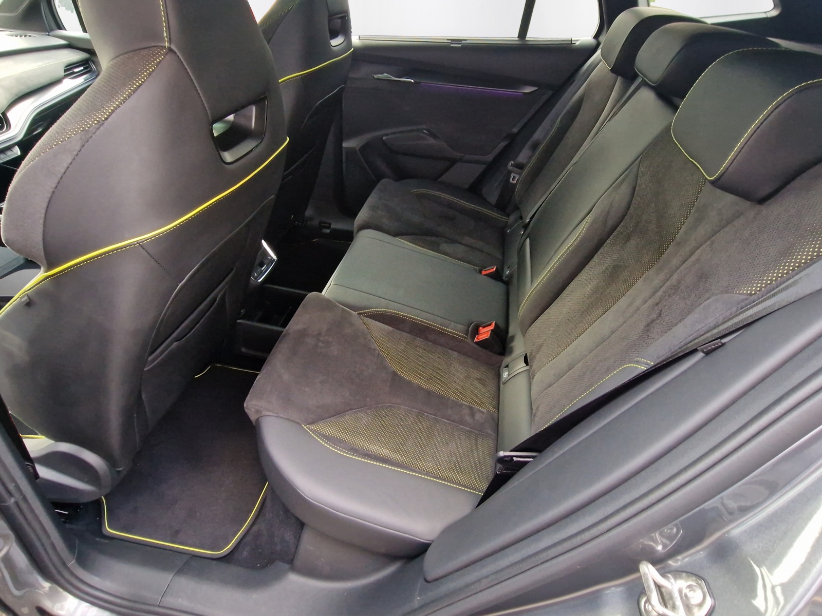 SKODA Enyaq iV 80x RS-image-10