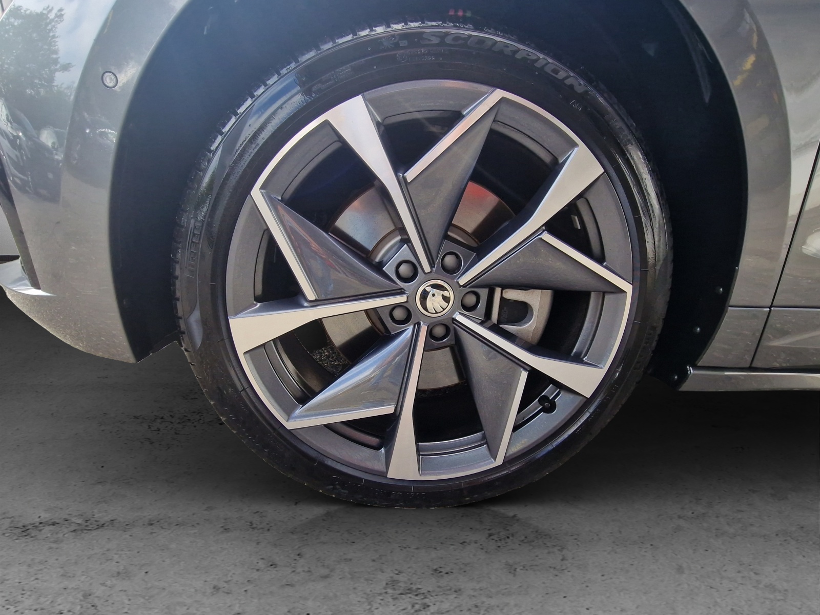 SKODA Enyaq iV 80x RS-image-12
