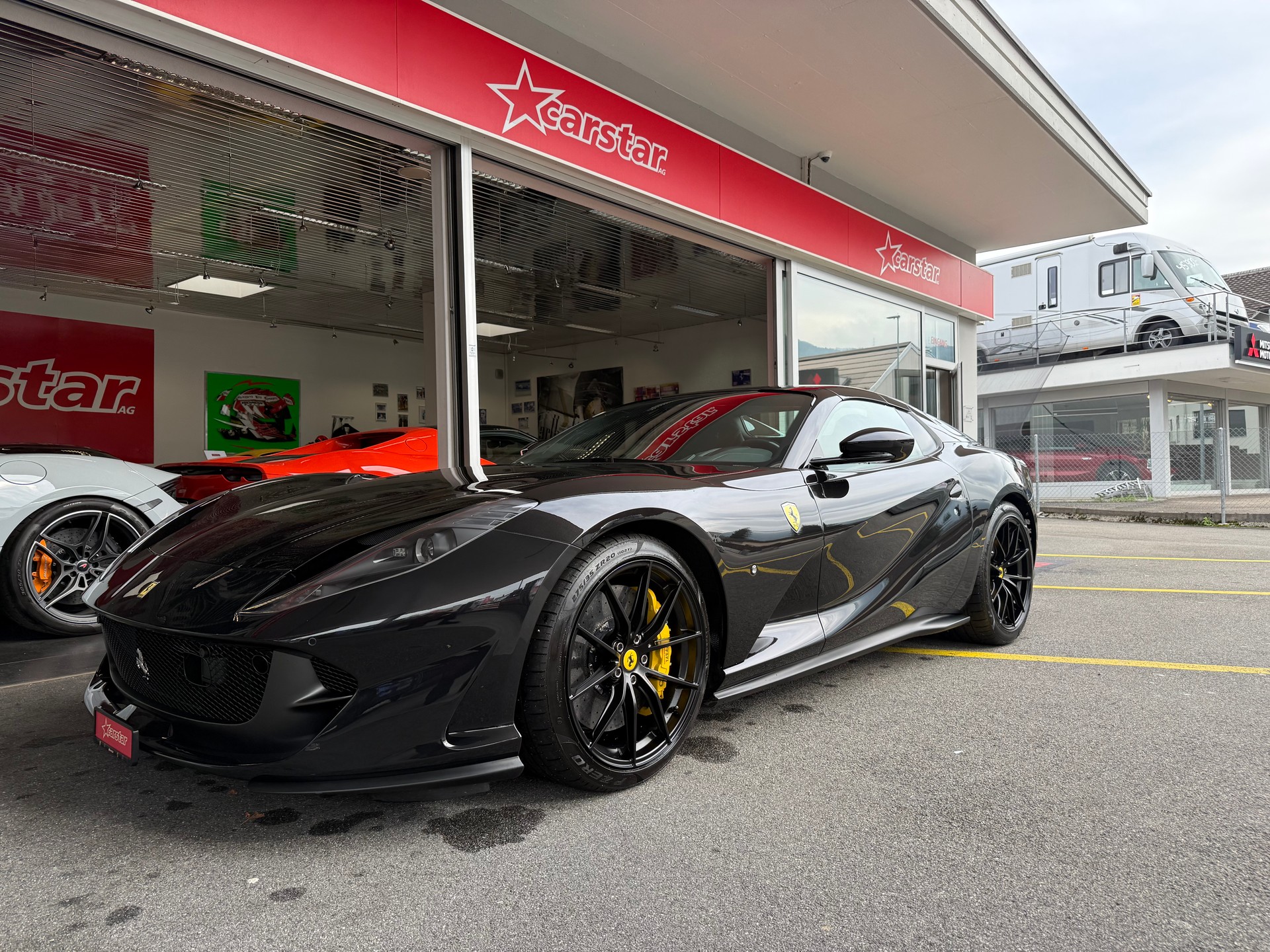 FERRARI 812 GTS-showroom-element-2